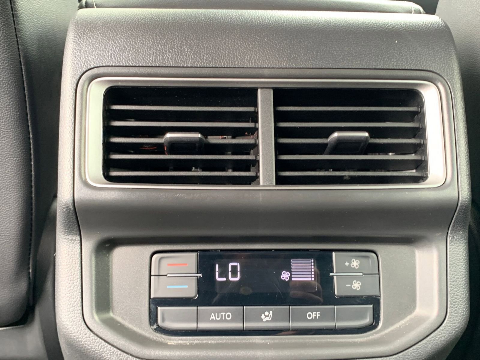 Thumbnail: 2024 Volkswagen Atlas - 24