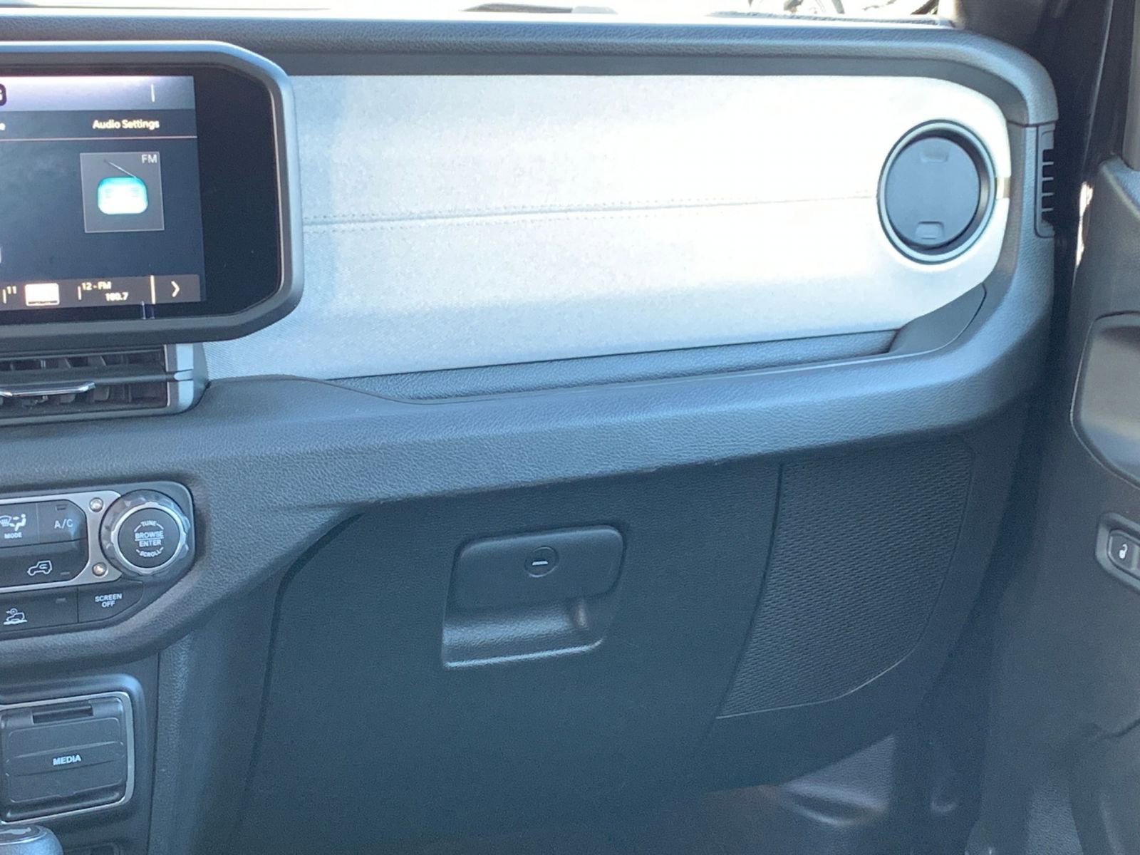 Thumbnail: 2025 Jeep Wrangler - 34