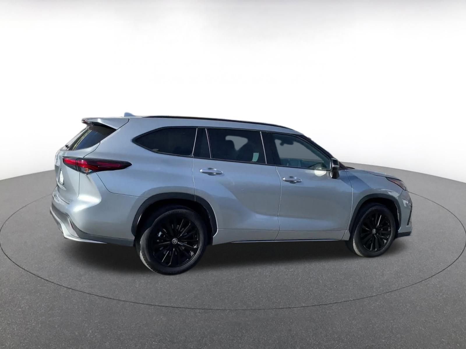 Thumbnail: 2025 Toyota Highlander - 15