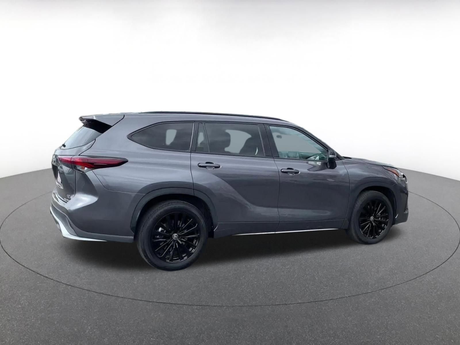 Thumbnail: 2025 Toyota Highlander - 15