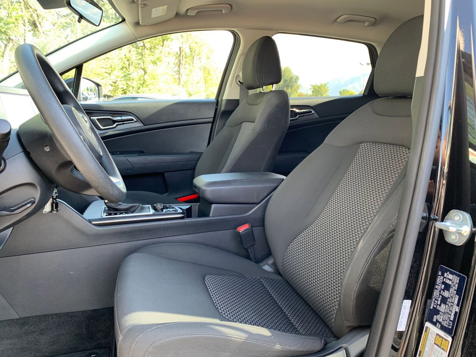 Thumbnail: 2025 Kia Sportage - 25