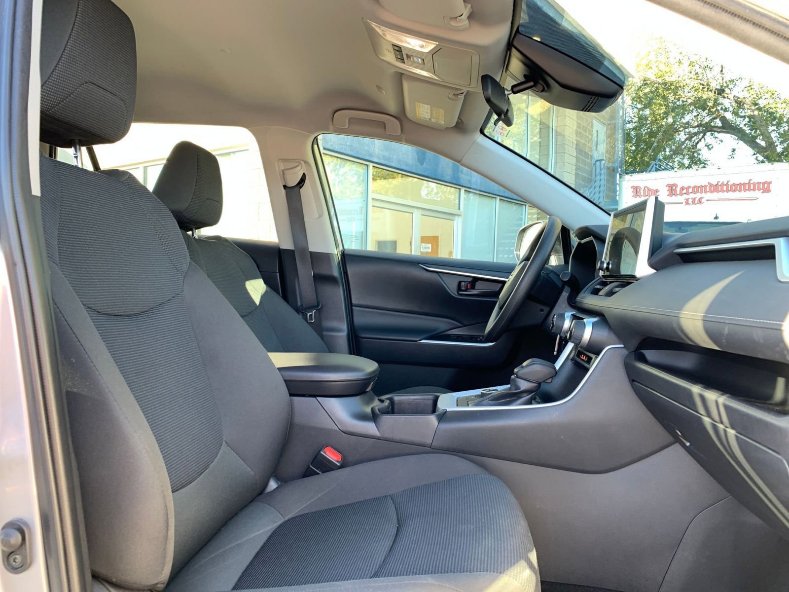 Thumbnail: 2025 Toyota RAV4 - 35