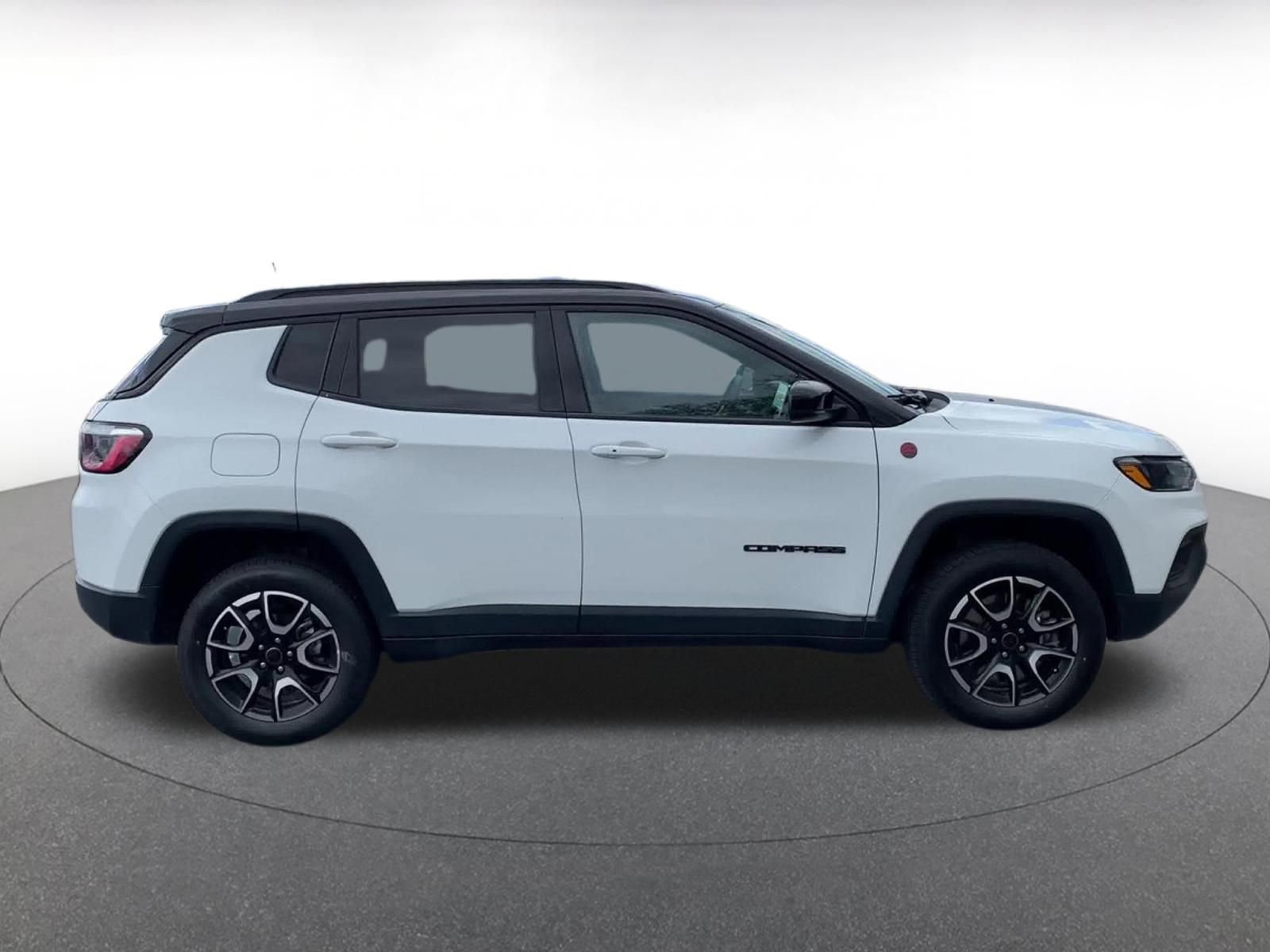 Thumbnail: 2025 Jeep Compass - 16