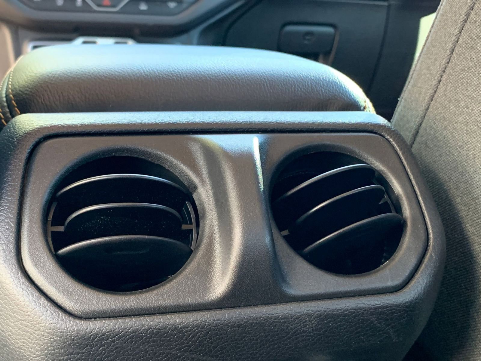 Thumbnail: 2025 Jeep Wrangler - 23