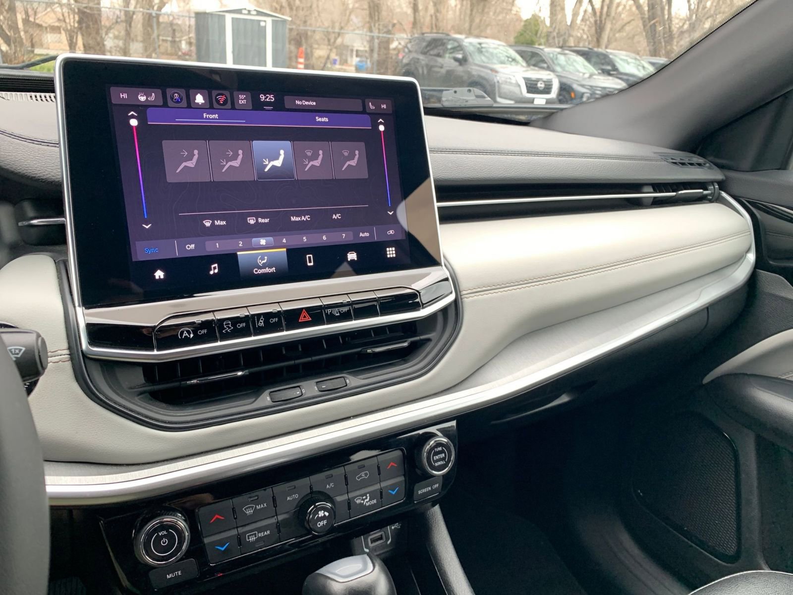 Thumbnail: 2025 Jeep Compass - 17