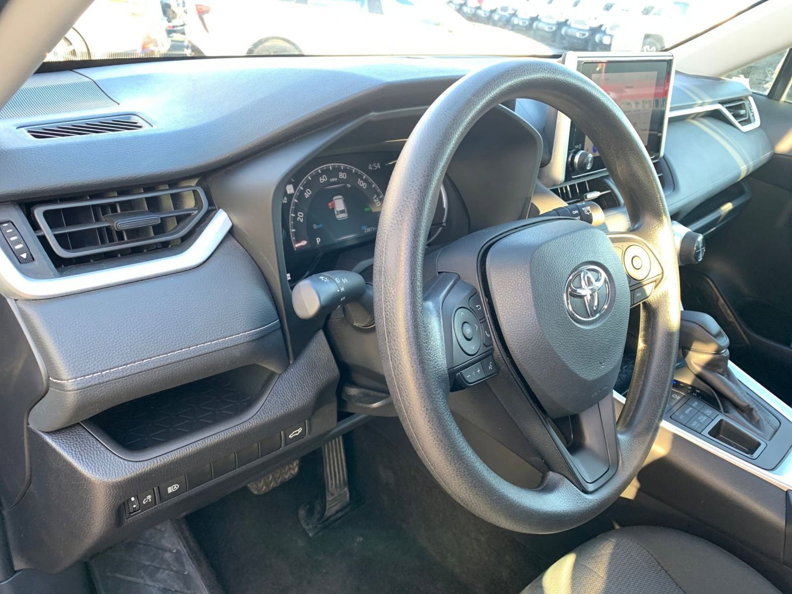 Thumbnail: 2025 Toyota RAV4 - 34