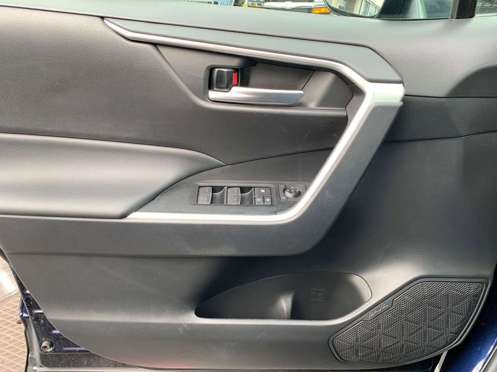 Thumbnail: 2025 Toyota RAV4 - 20