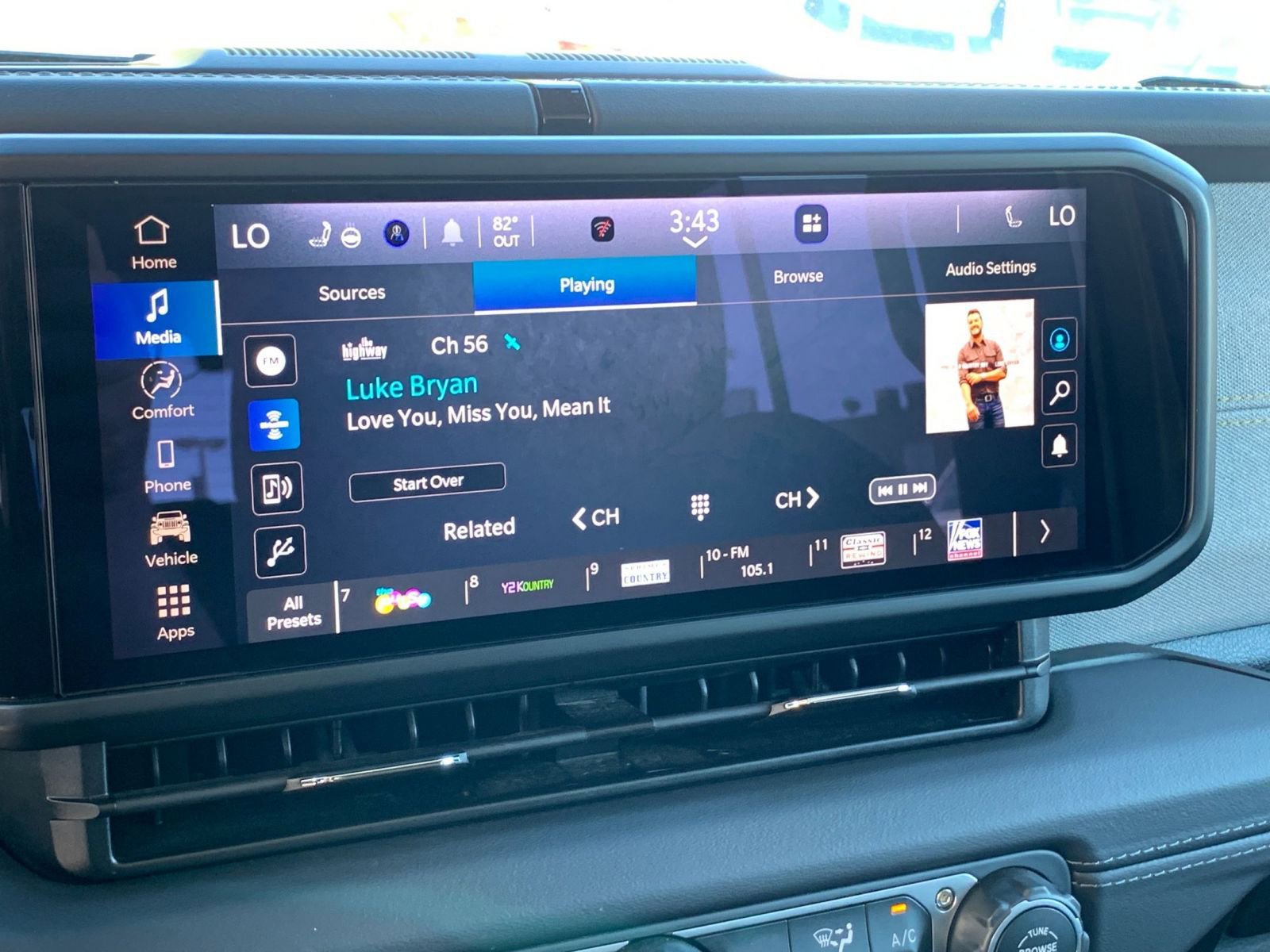 Thumbnail: 2025 Jeep Wrangler - 21