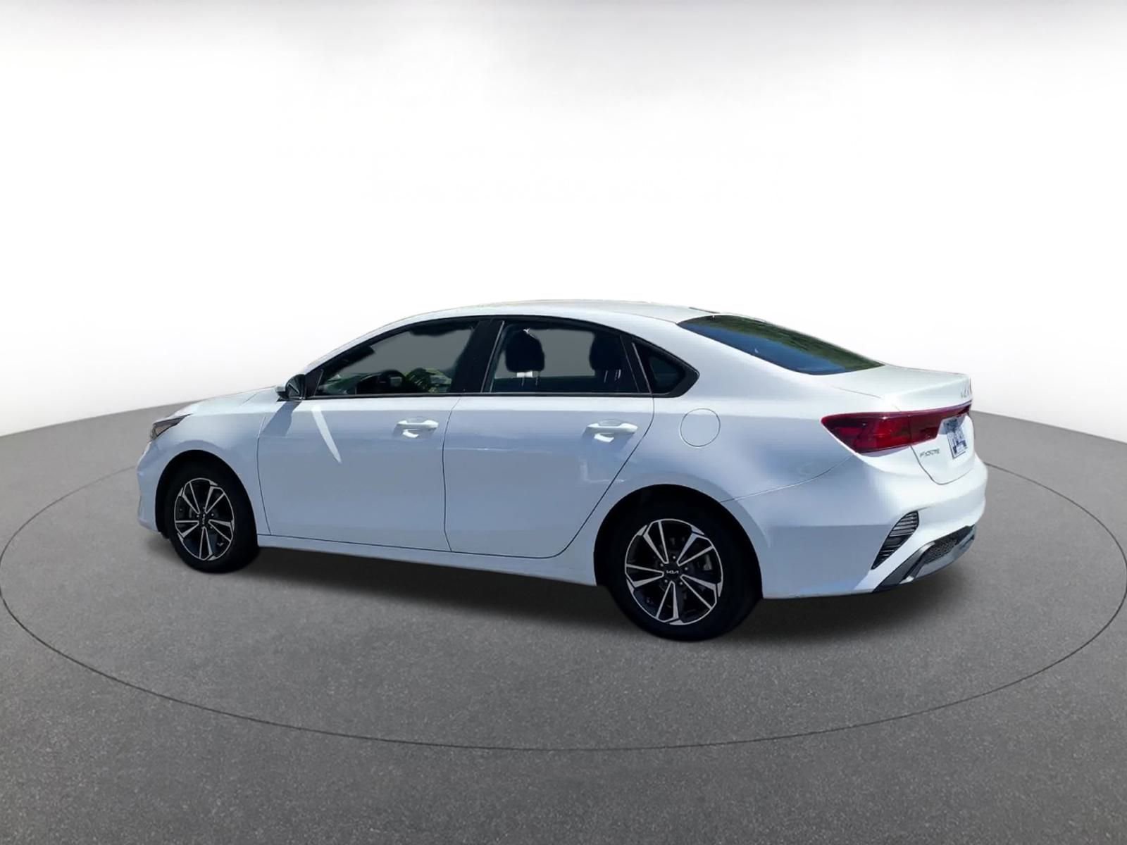 Thumbnail: 2023 Kia Forte - 10