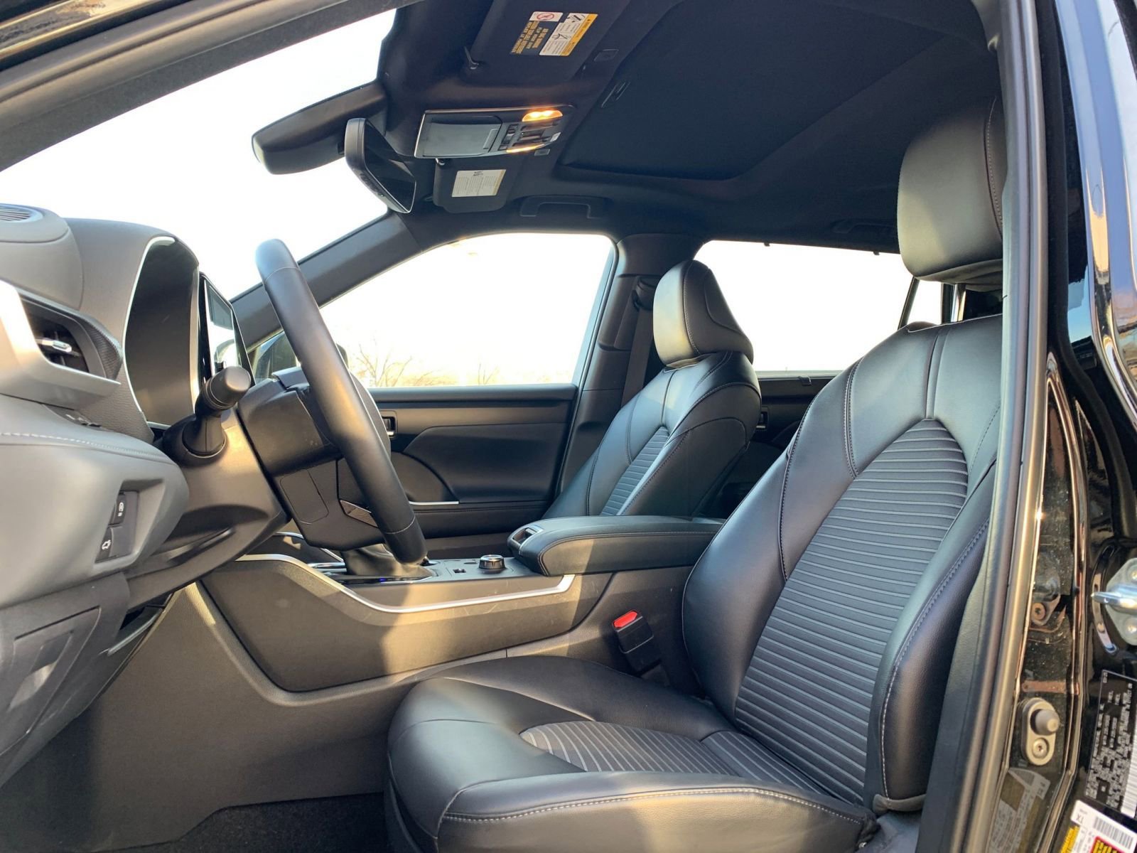 Thumbnail: 2025 Toyota Highlander - 29