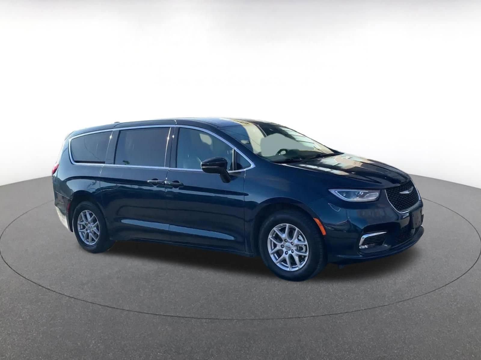 Thumbnail: 2025 Chrysler Pacifica - 2