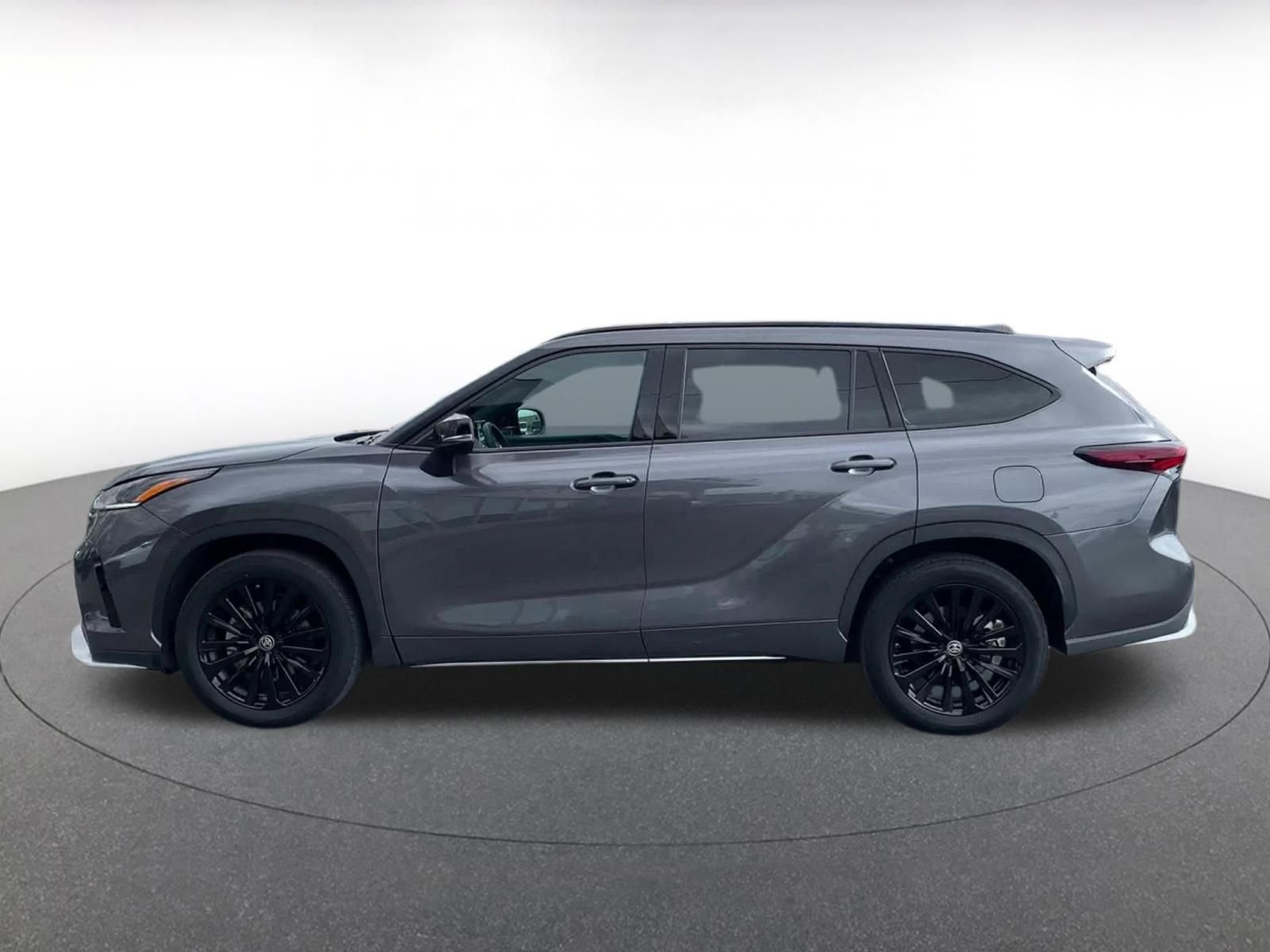 Thumbnail: 2025 Toyota Highlander - 9