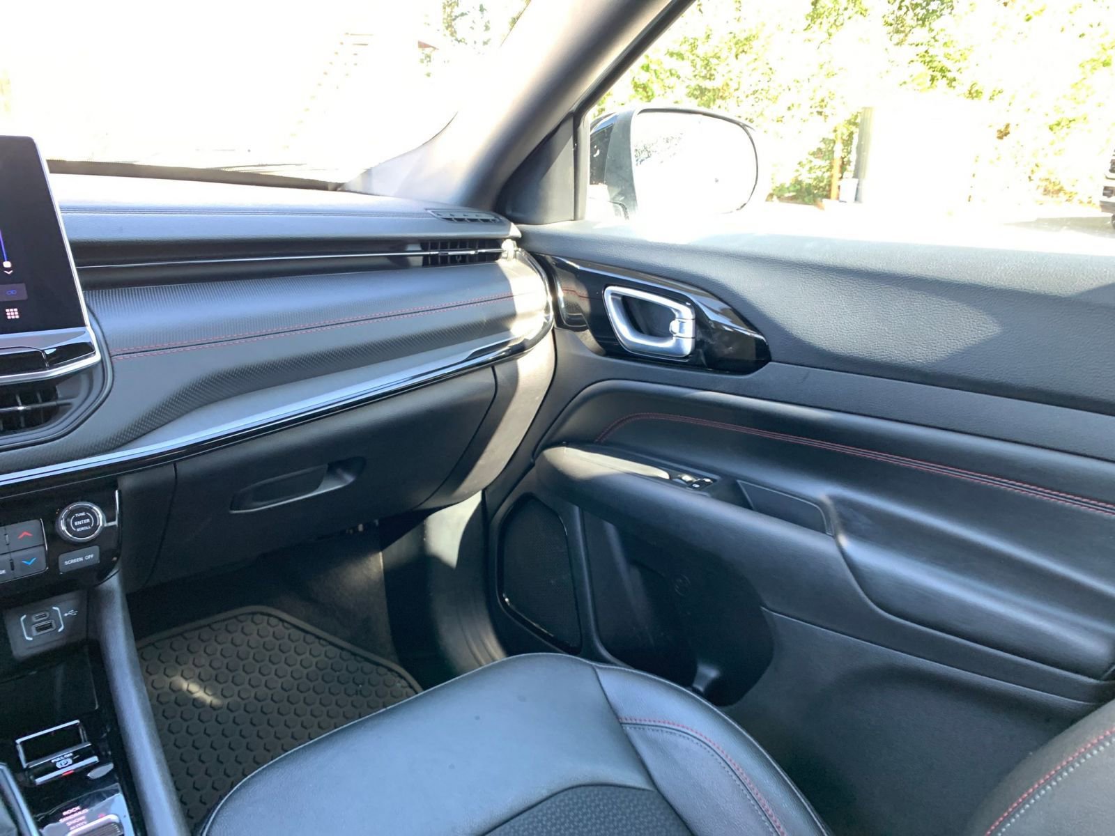 Thumbnail: 2025 Jeep Compass - 34