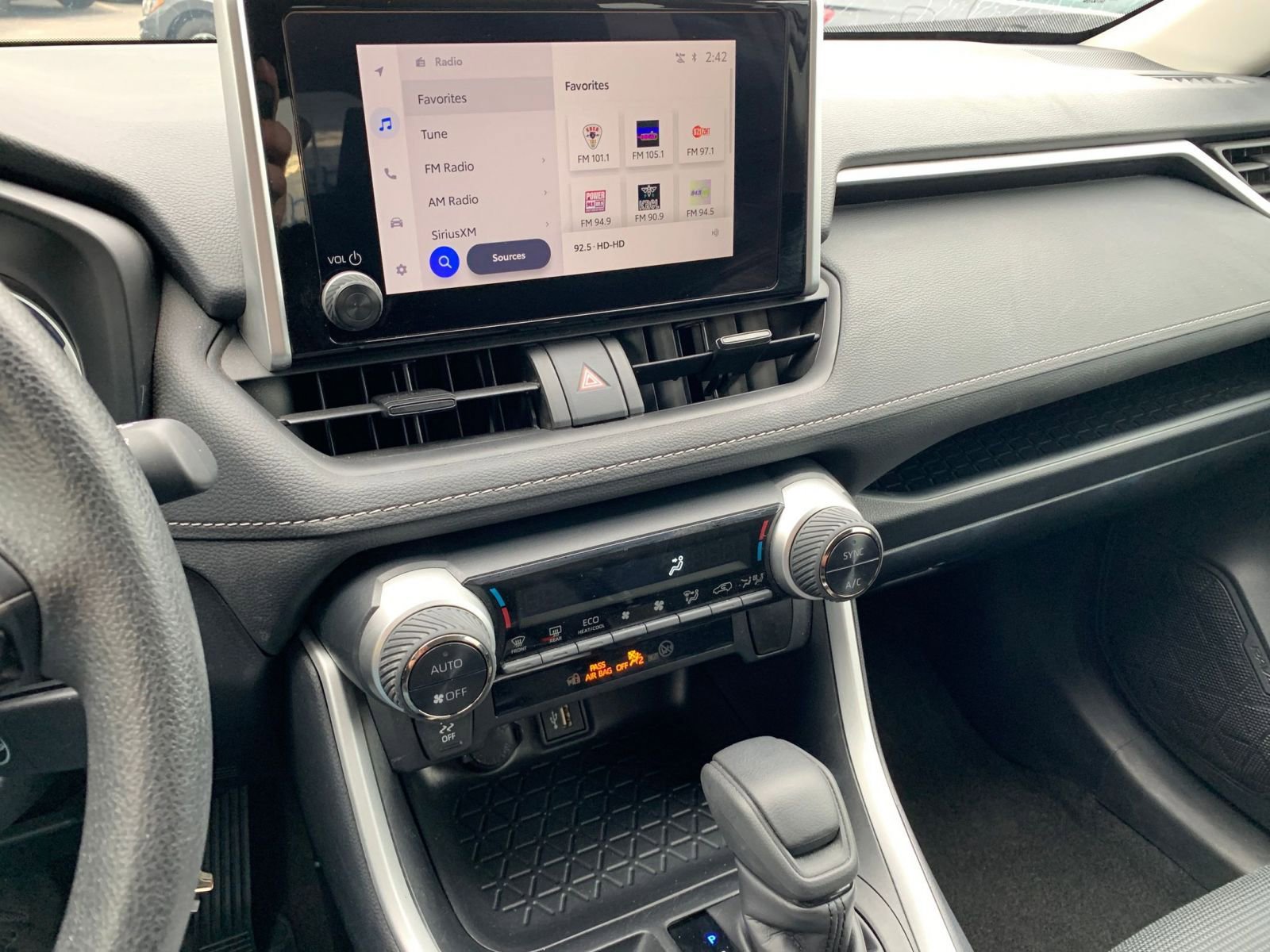 Thumbnail: 2025 Toyota RAV4 - 18