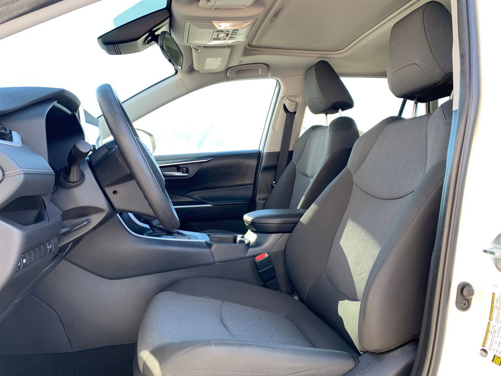 Thumbnail: 2025 Toyota RAV4 - 28