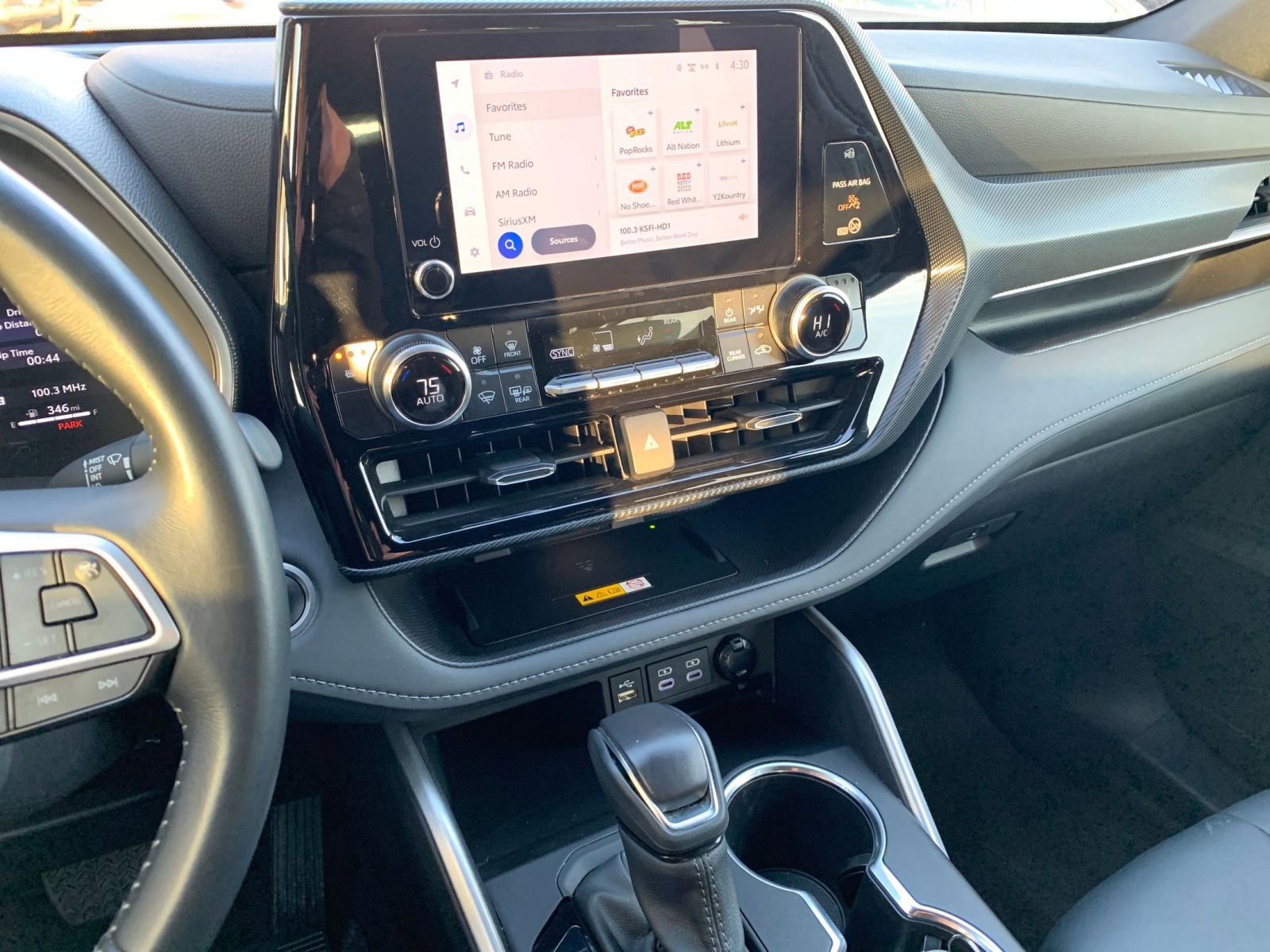 Thumbnail: 2025 Toyota Highlander - 20