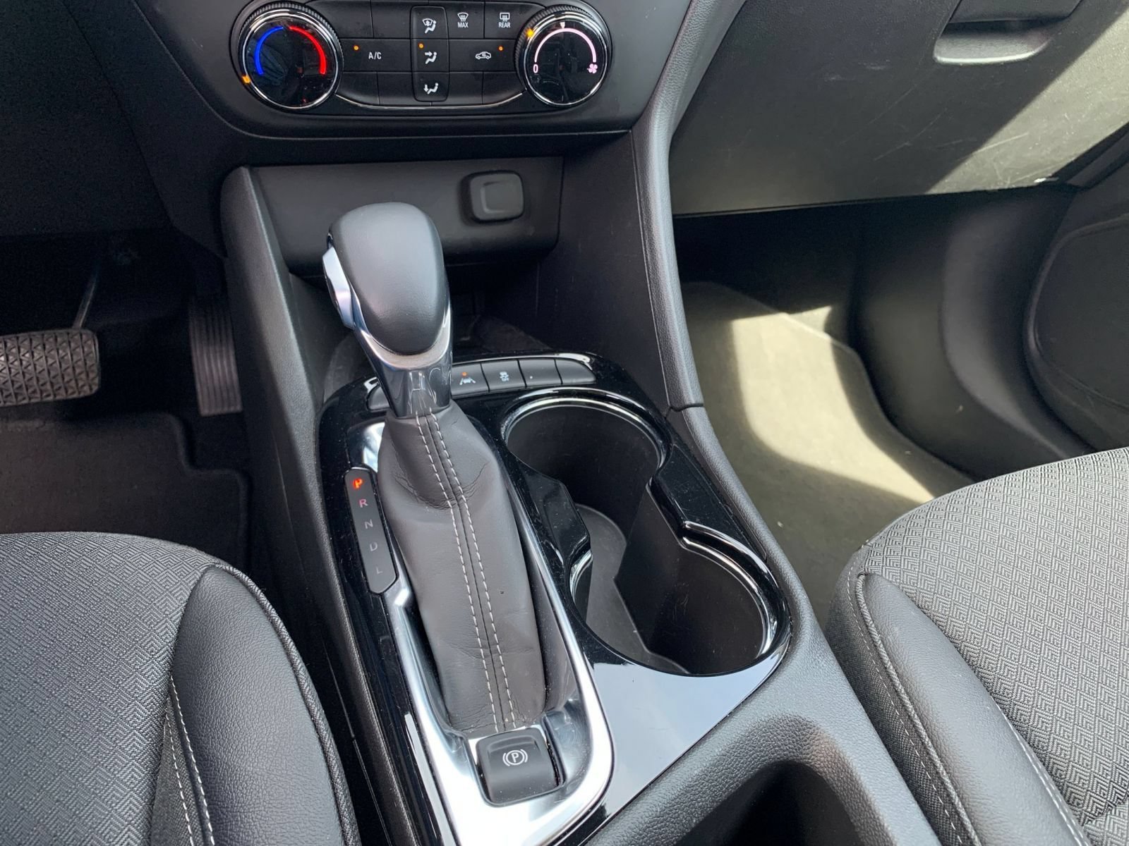 Thumbnail: 2025 Buick Encore GX - 35