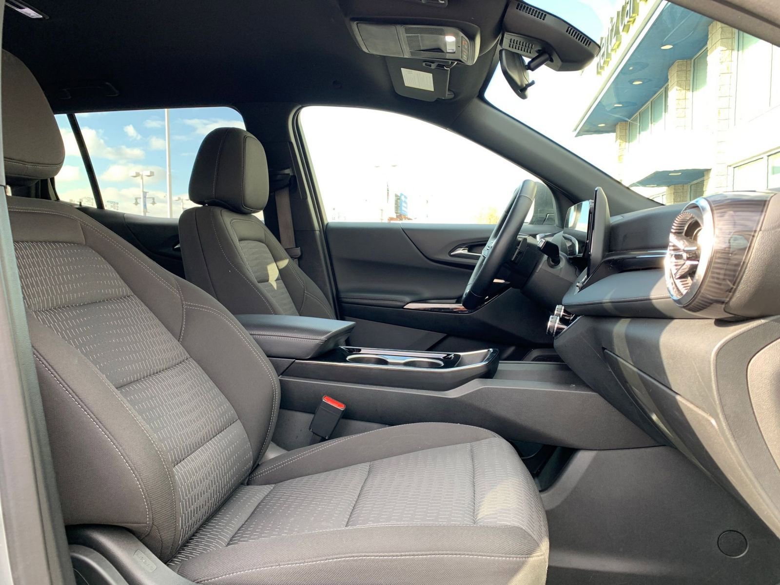 Thumbnail: 2025 Chevrolet Equinox - 35