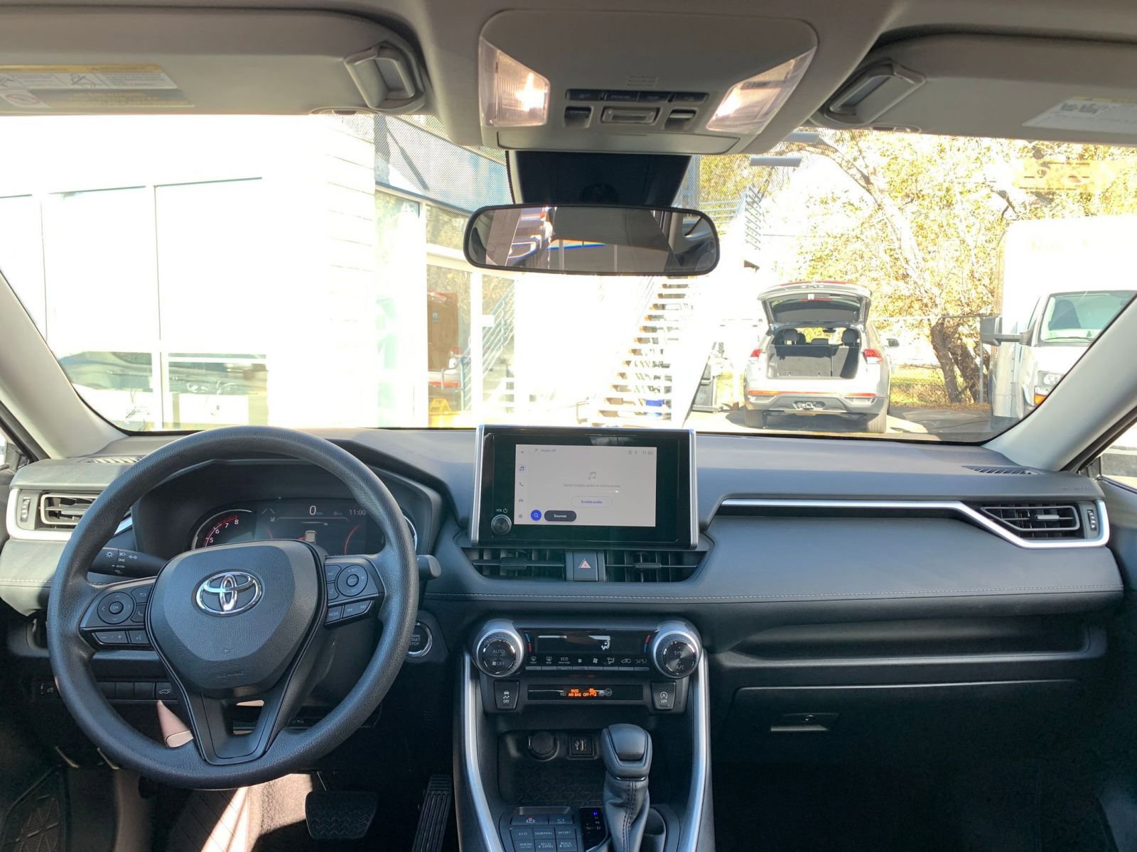 Thumbnail: 2025 Toyota RAV4 - 33