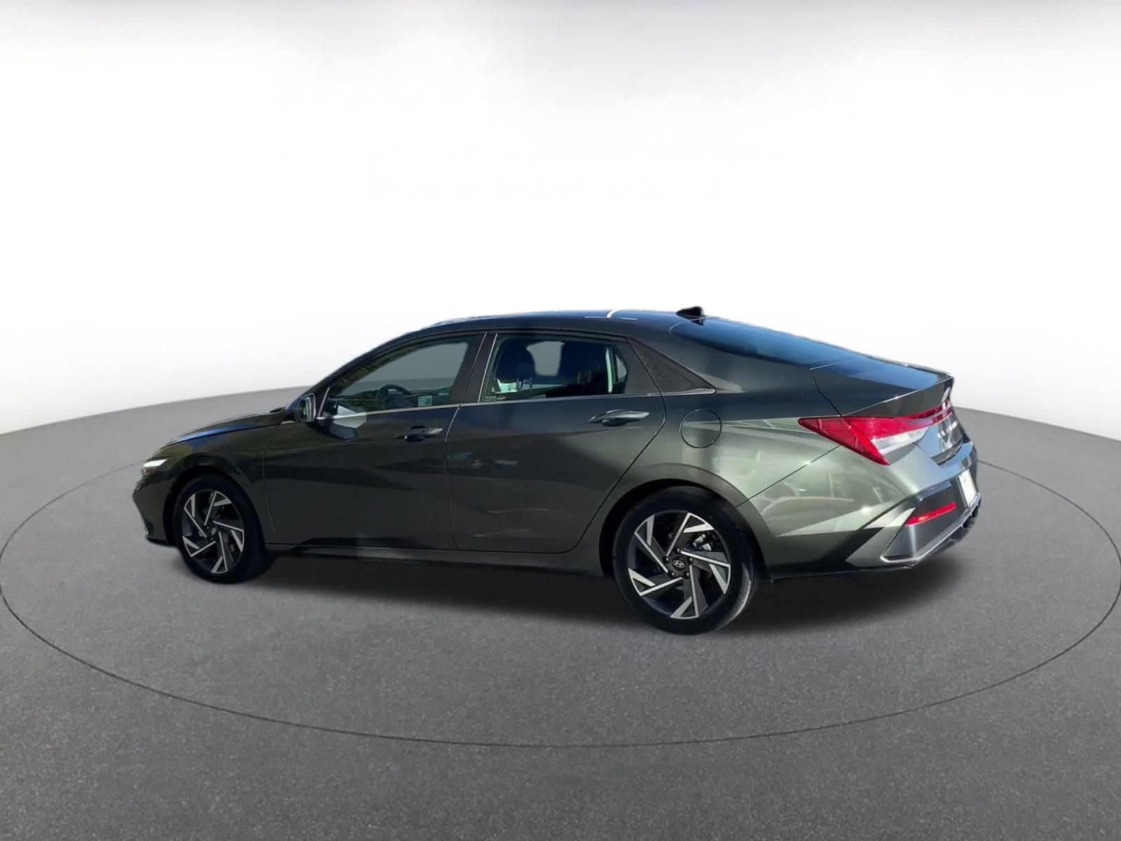 Thumbnail: 2025 Hyundai Elantra - 10