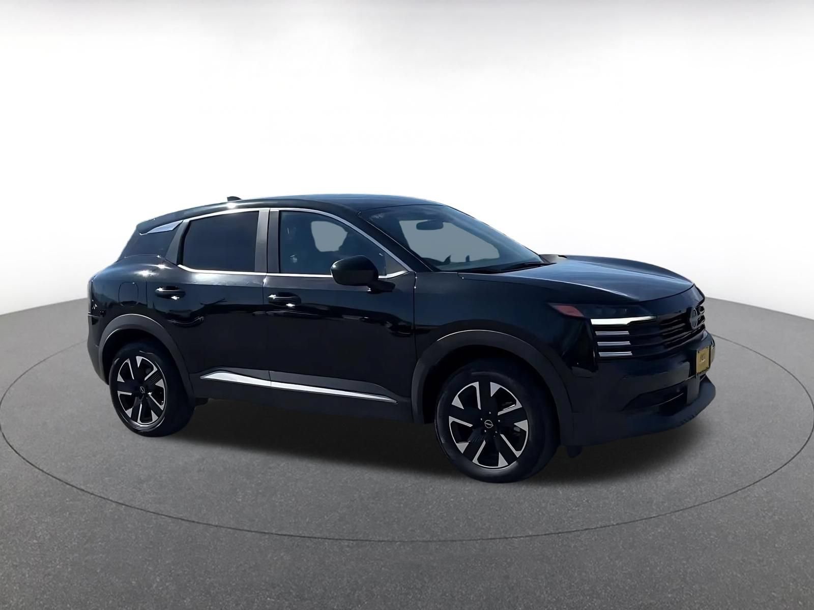 Thumbnail: 2025 Nissan Kicks - 2