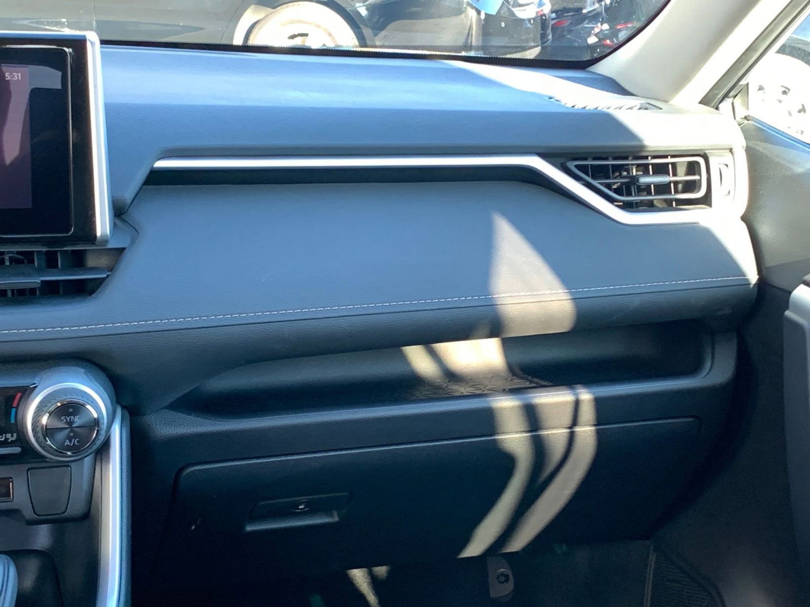 Thumbnail: 2025 Toyota RAV4 - 34