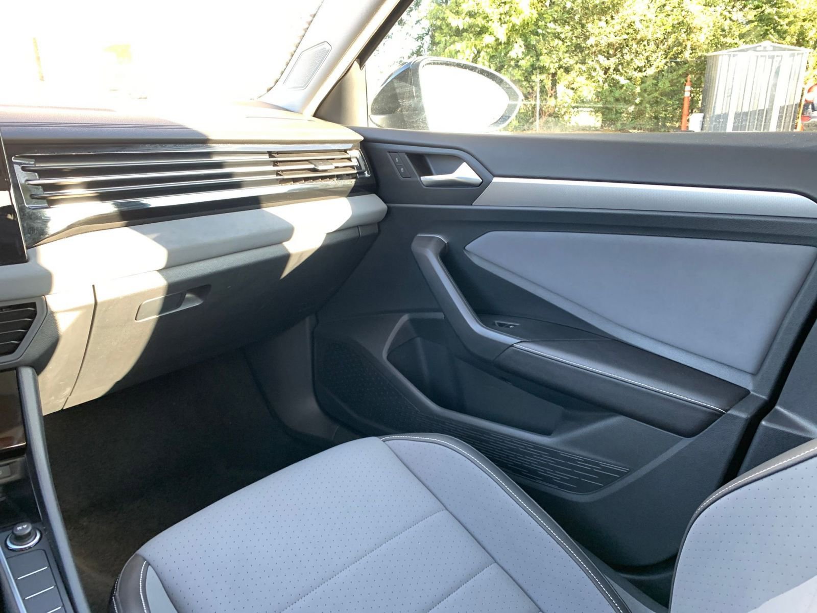 Thumbnail: 2025 Volkswagen Jetta - 34