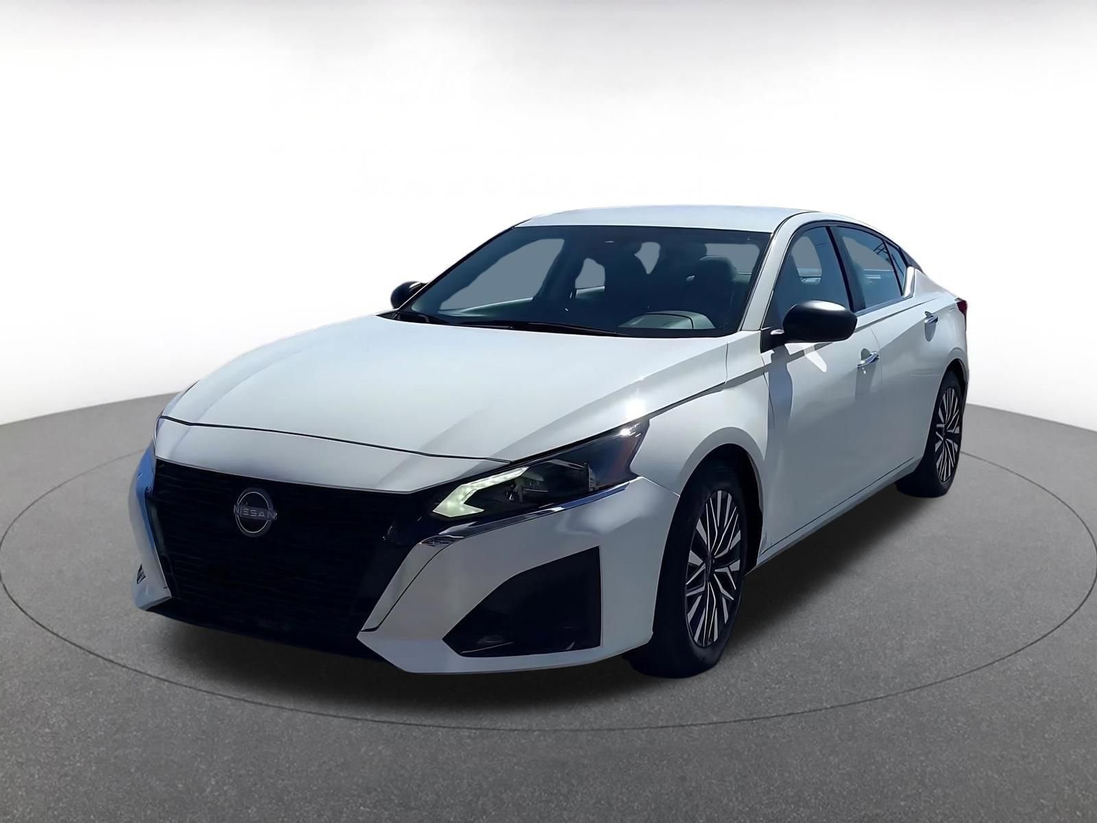 Thumbnail: 2025 Nissan Altima - 7