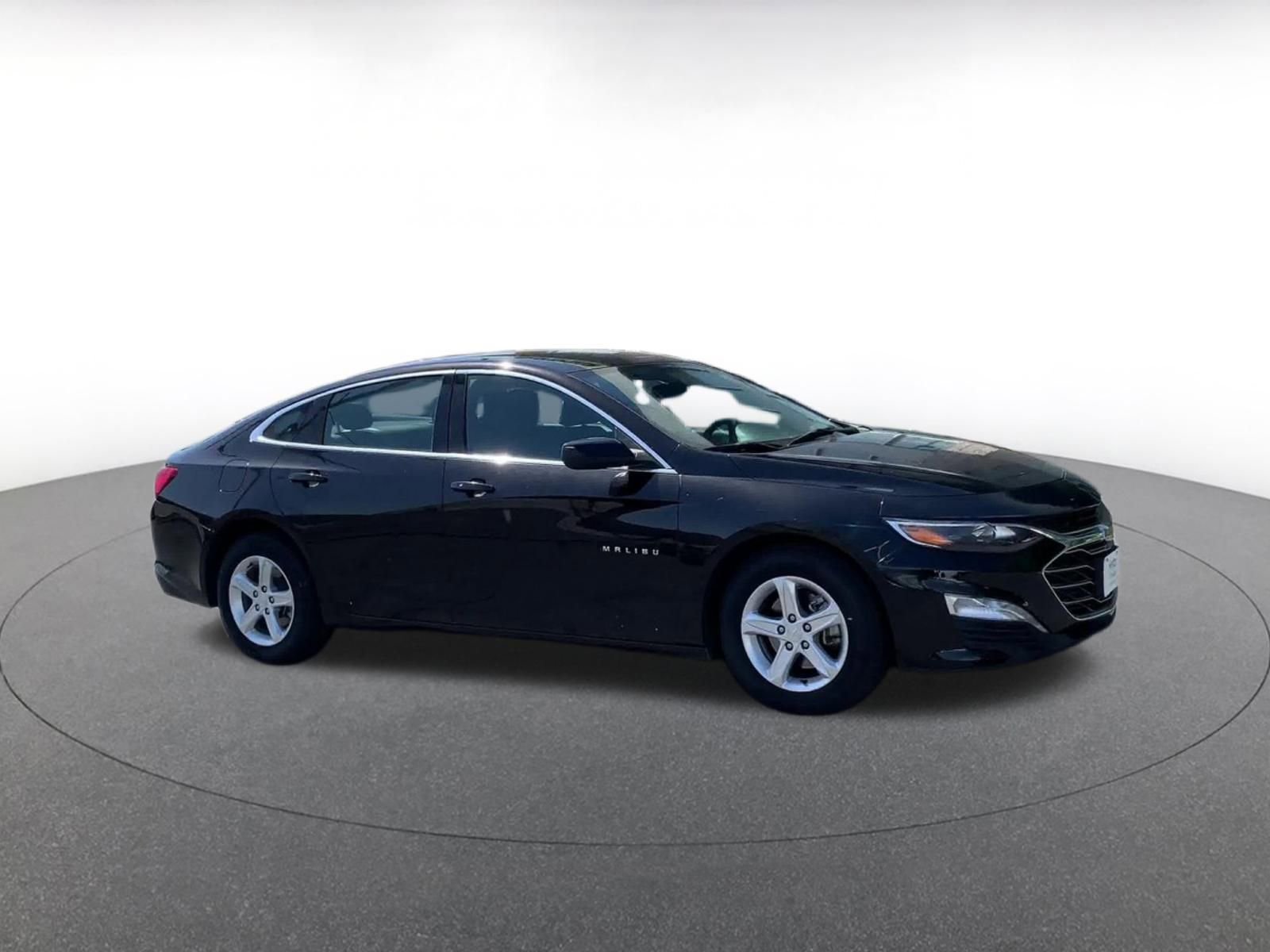 Thumbnail: 2023 Chevrolet Malibu - 2