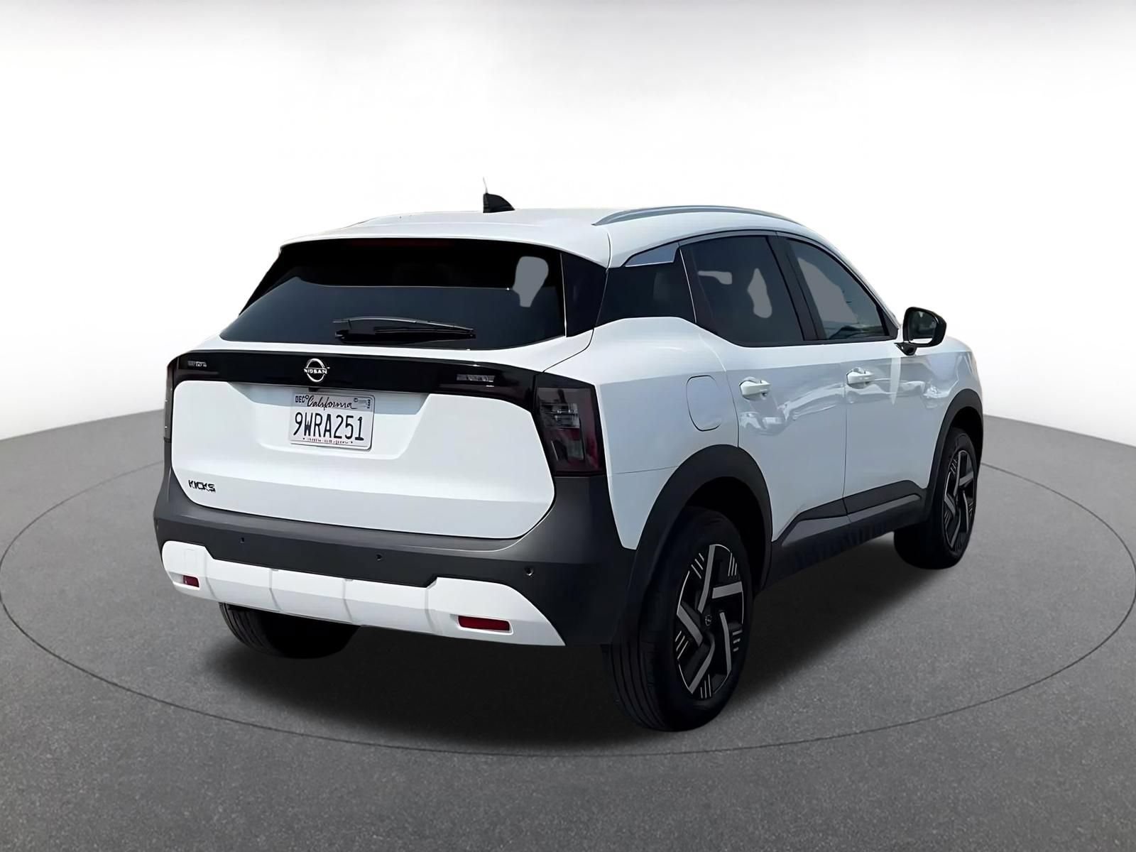 Thumbnail: 2026 Nissan Kicks - 14