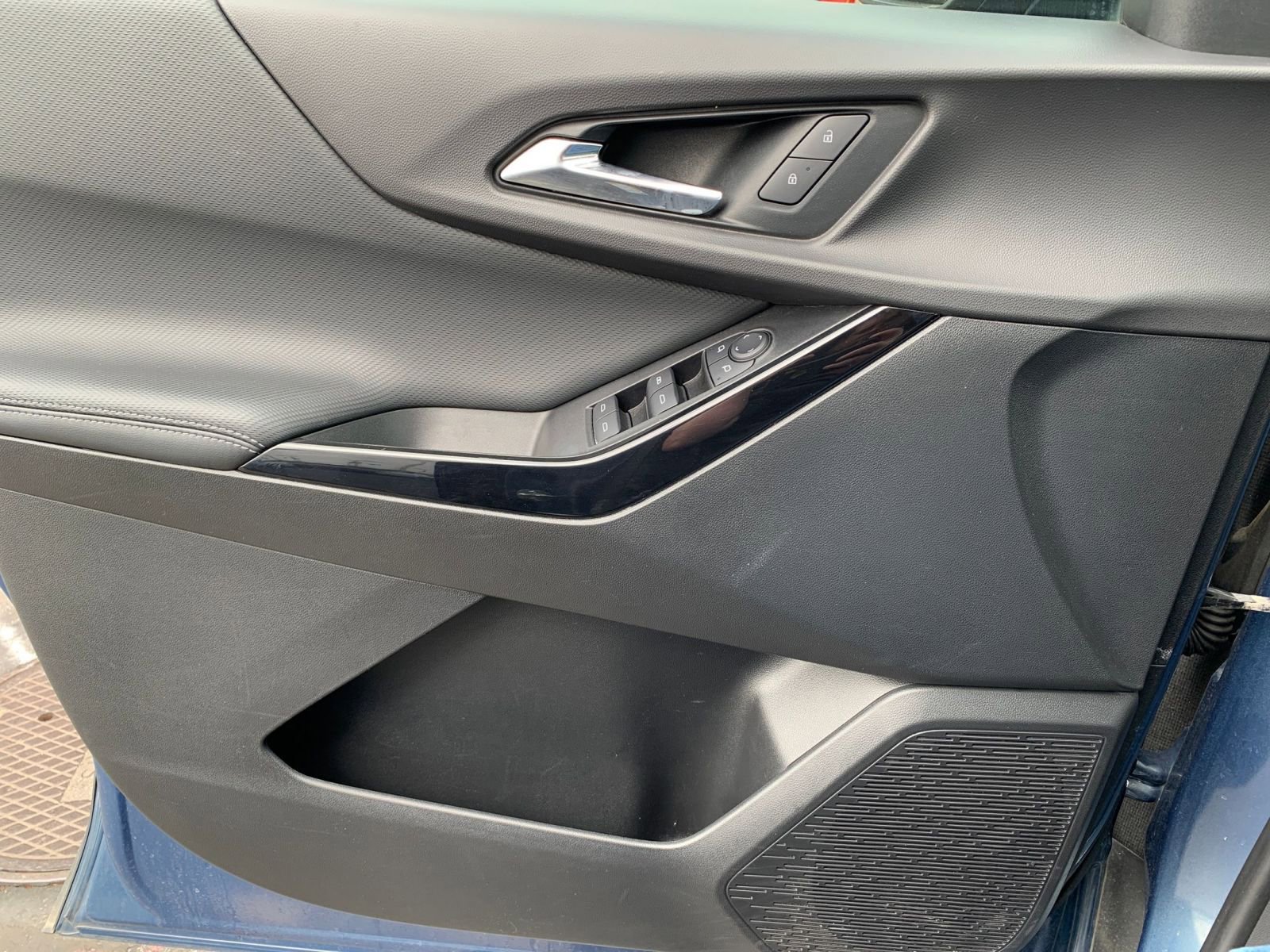 Thumbnail: 2025 Chevrolet Equinox - 18