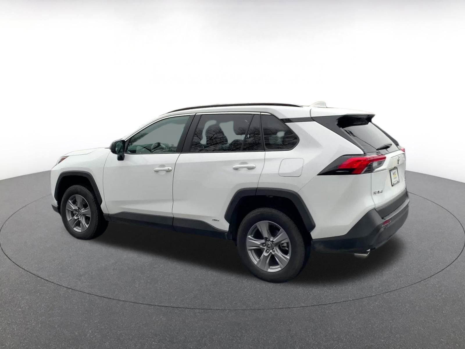 Thumbnail: 2025 Toyota RAV4 - 10