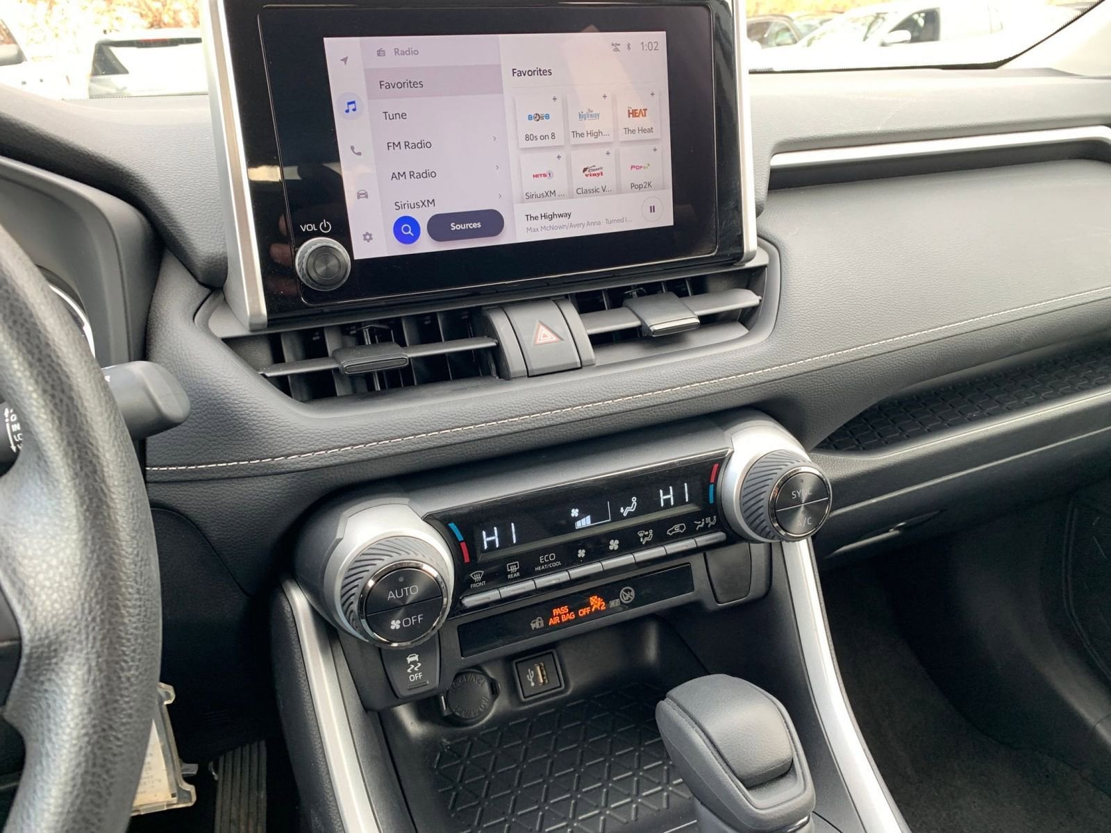 Thumbnail: 2025 Toyota RAV4 - 18