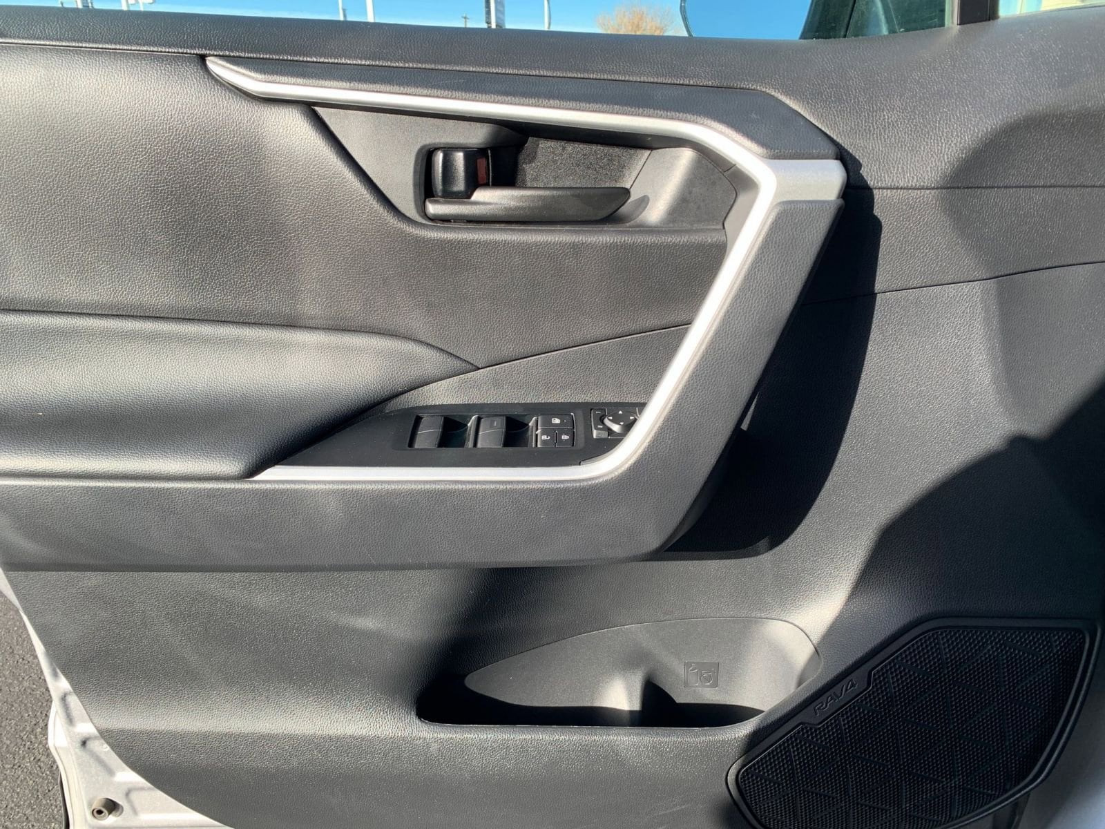 Thumbnail: 2025 Toyota RAV4 - 20