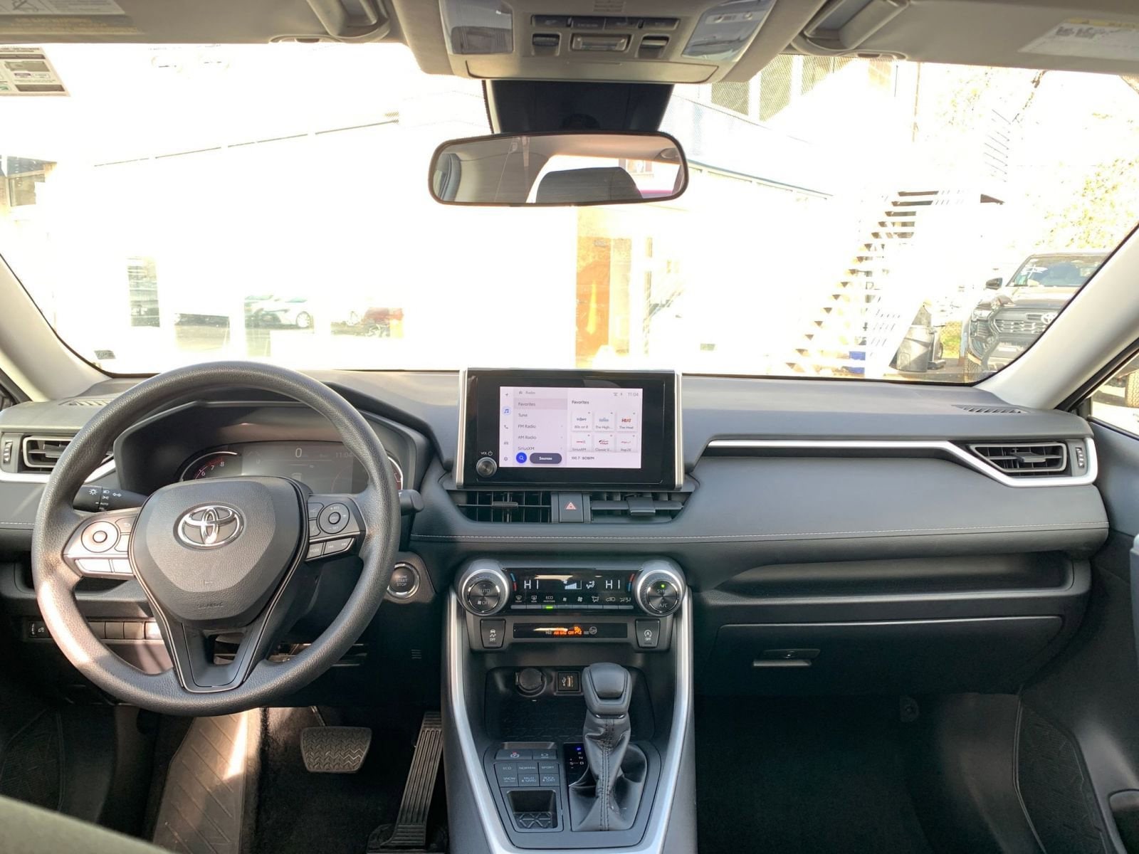 Thumbnail: 2025 Toyota RAV4 - 33