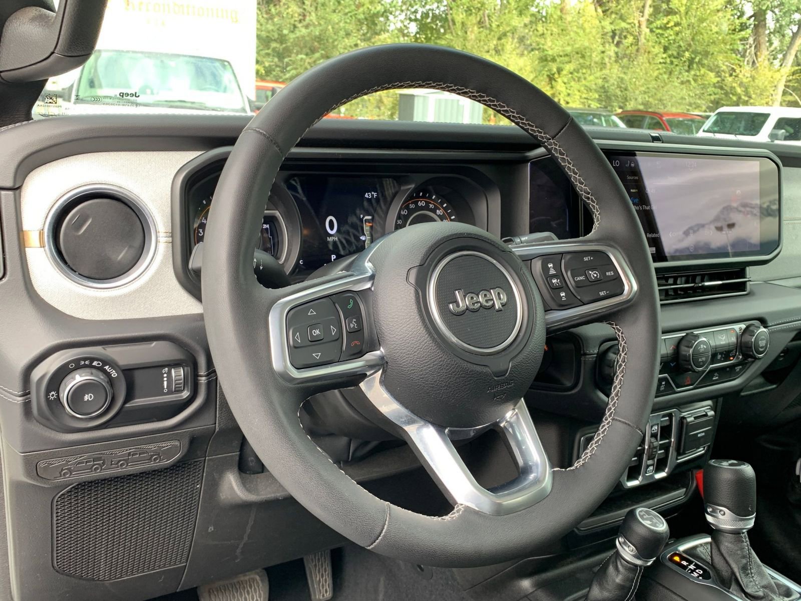 Thumbnail: 2025 Jeep Wrangler - 33