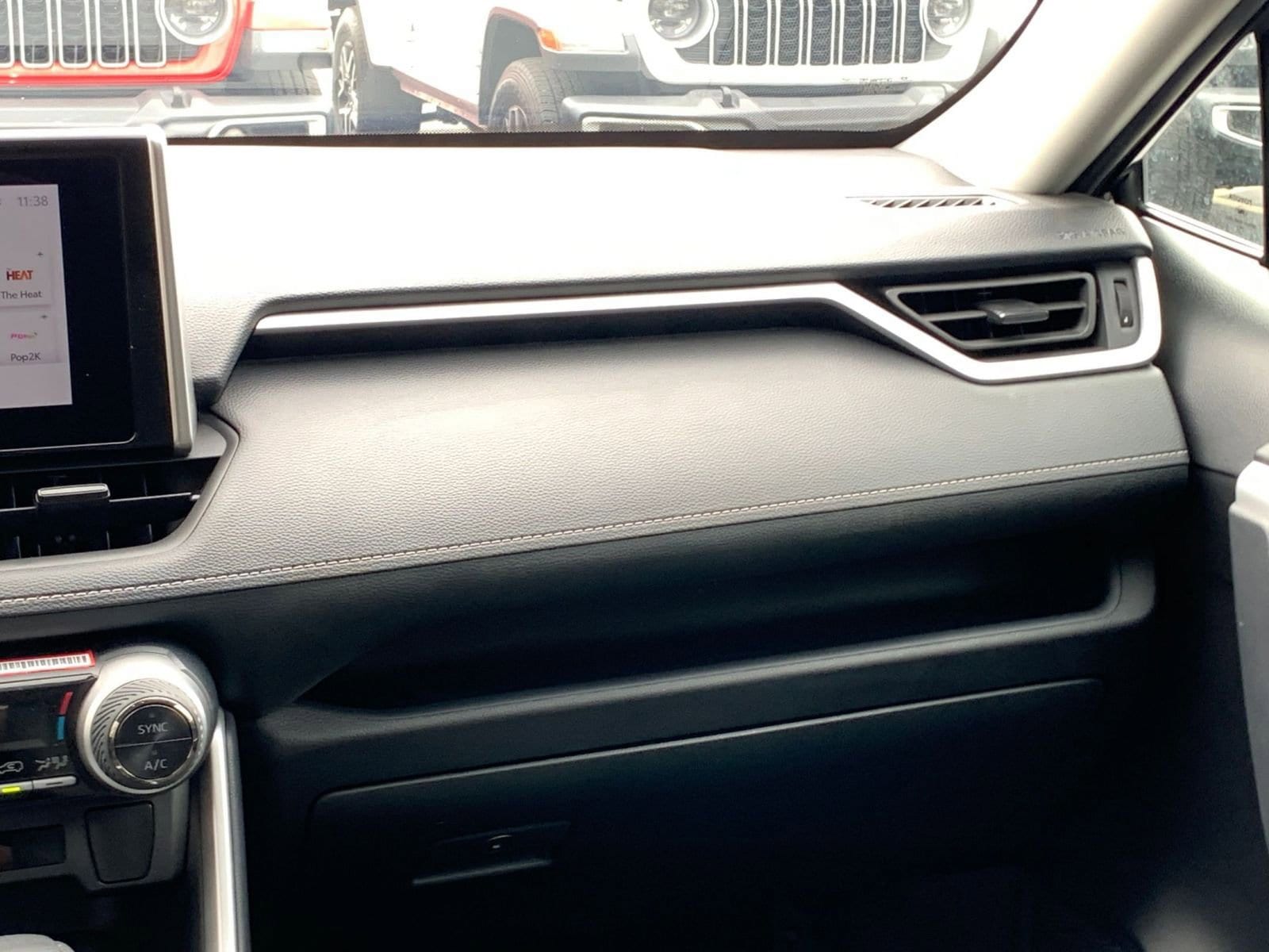 Thumbnail: 2025 Toyota RAV4 - 34