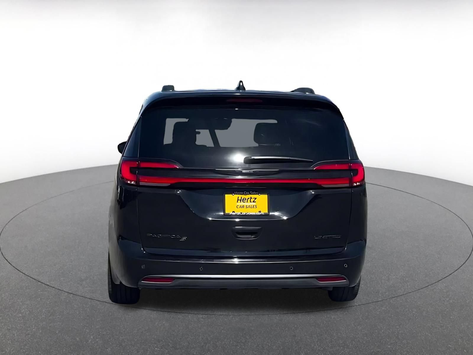 Thumbnail: 2025 Chrysler Pacifica - 12