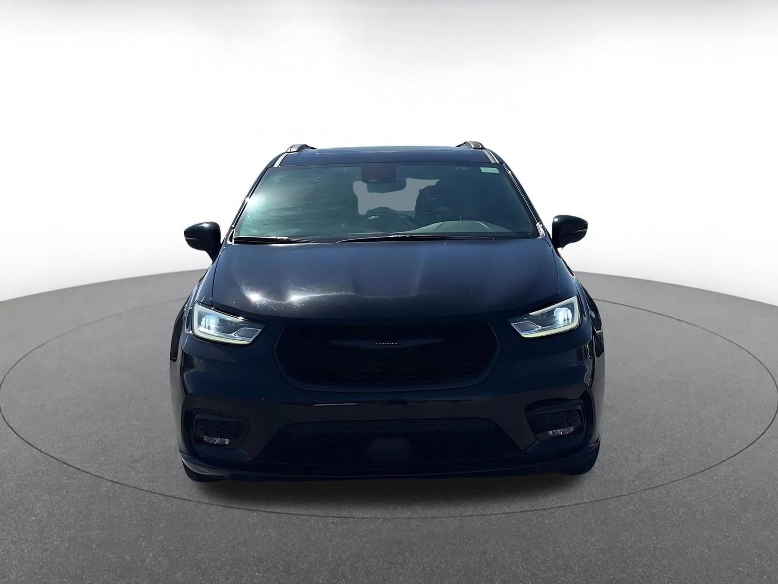 Thumbnail: 2025 Chrysler Pacifica - 4