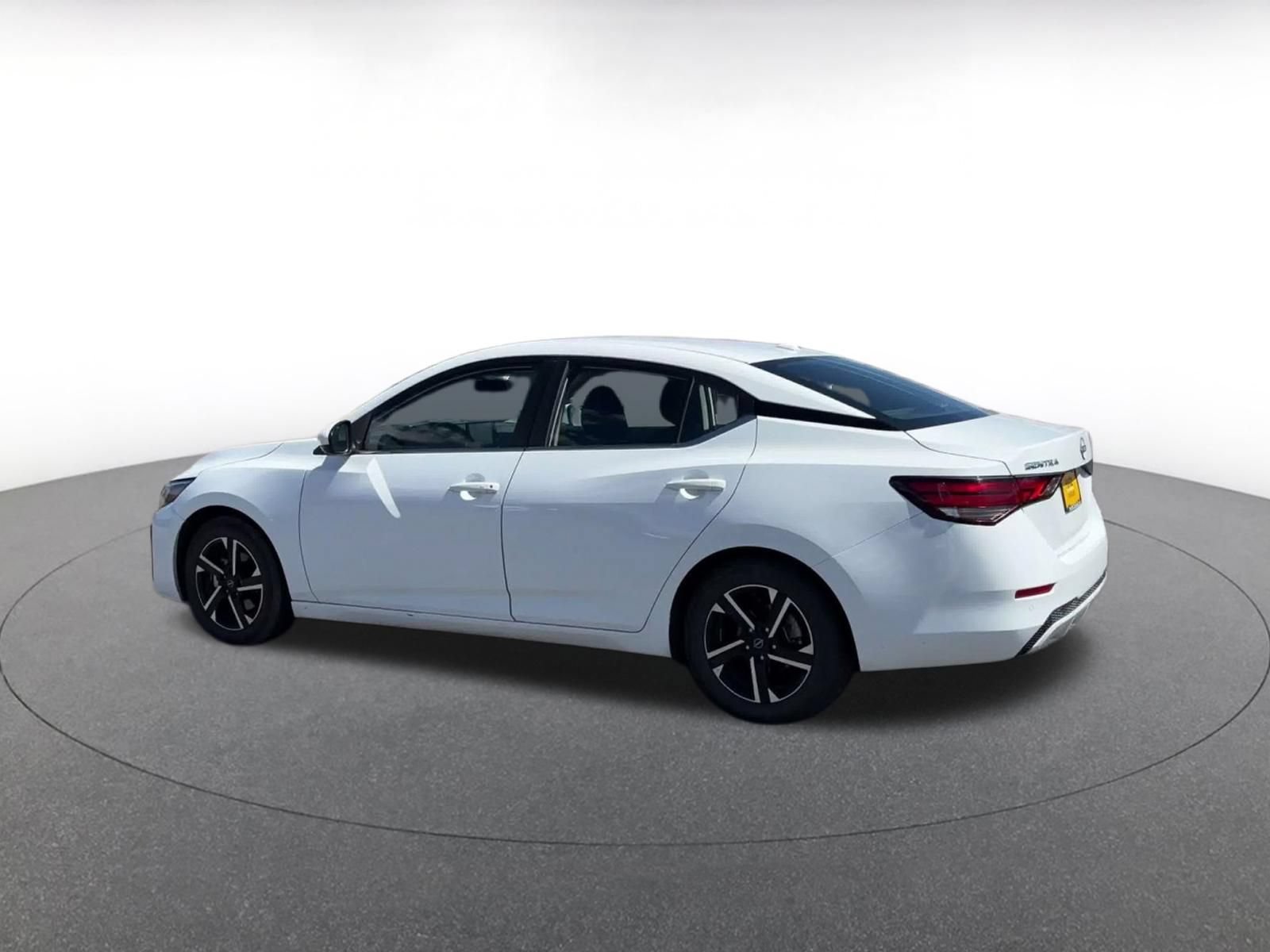Thumbnail: 2025 Nissan Sentra - 9
