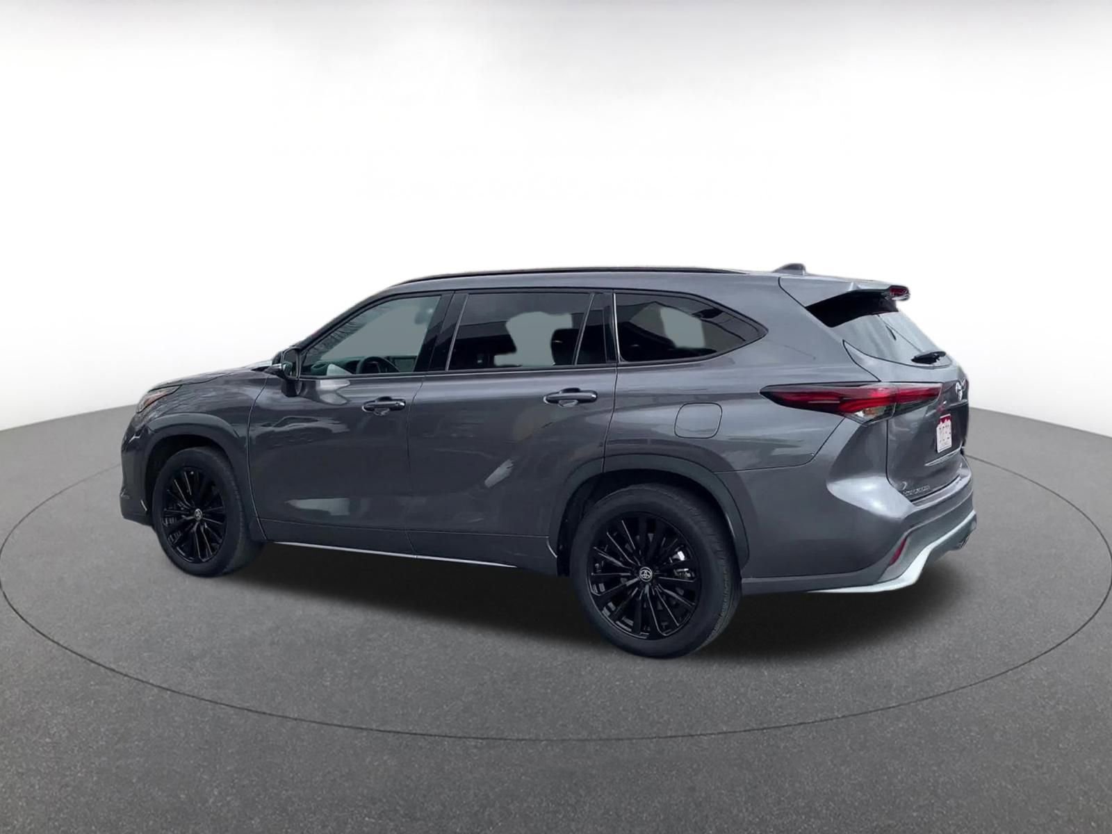 Thumbnail: 2025 Toyota Highlander - 10