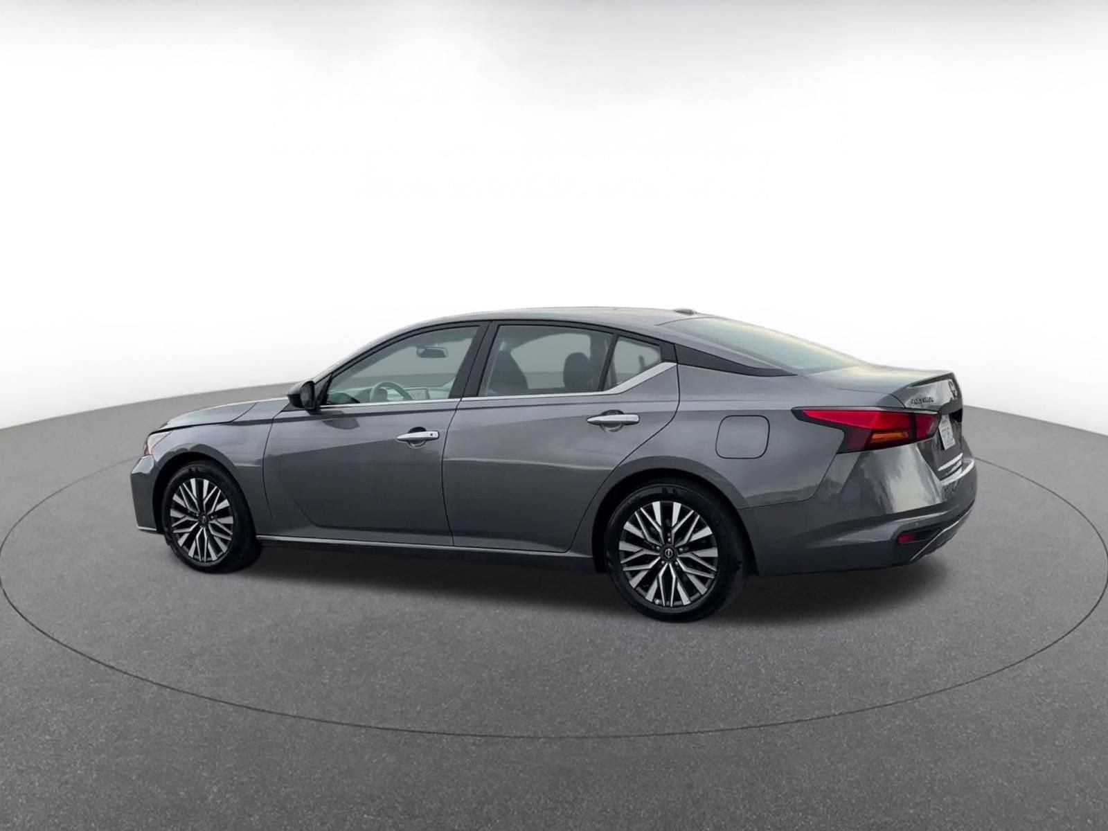 Thumbnail: 2025 Nissan Altima - 8