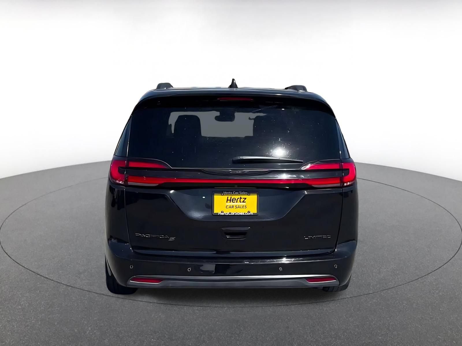 Thumbnail: 2025 Chrysler Pacifica - 12