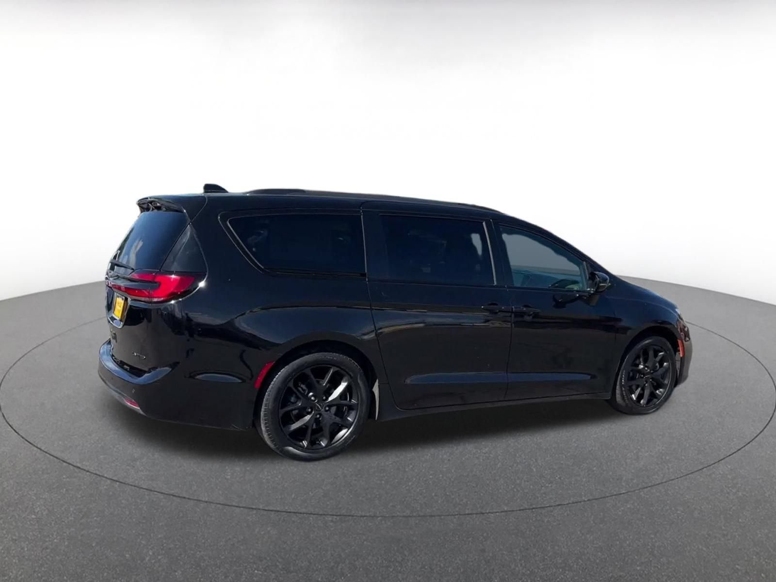 Thumbnail: 2025 Chrysler Pacifica - 14