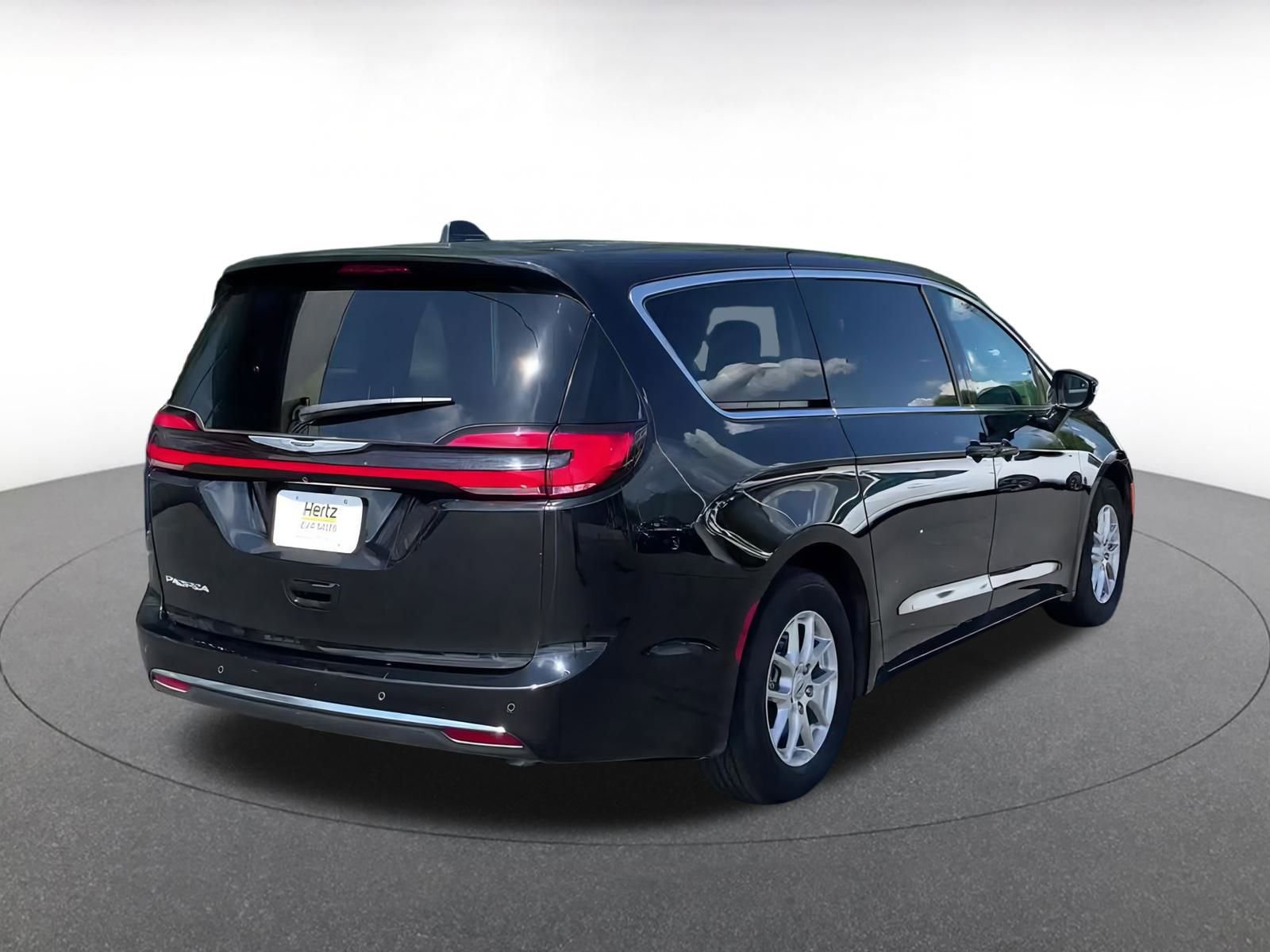 Thumbnail: 2024 Chrysler Pacifica - 13