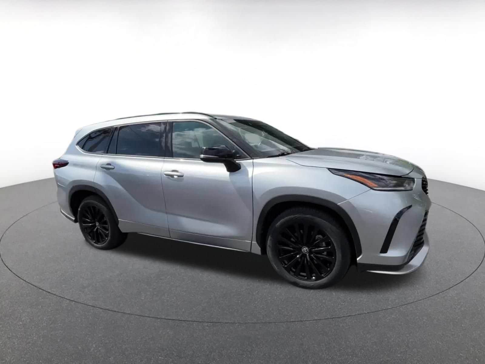 Thumbnail: 2025 Toyota Highlander - 2