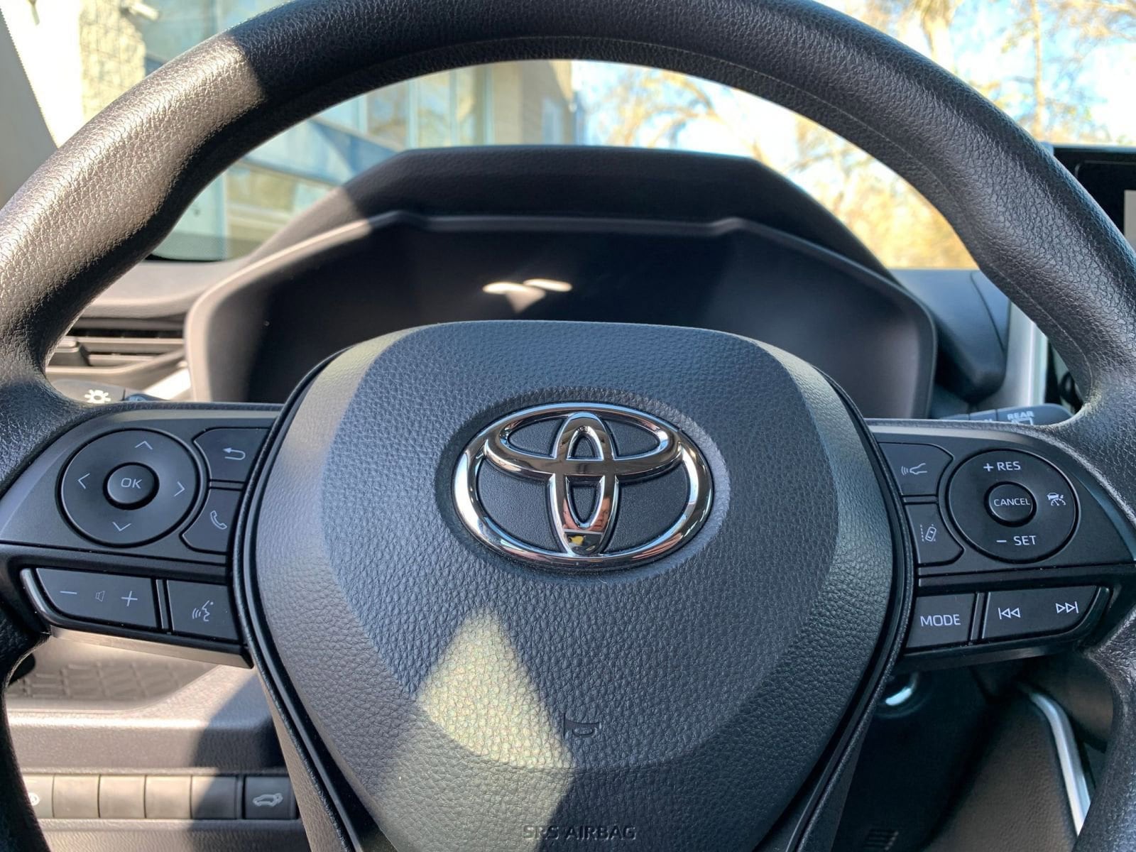 Thumbnail: 2025 Toyota RAV4 - 29