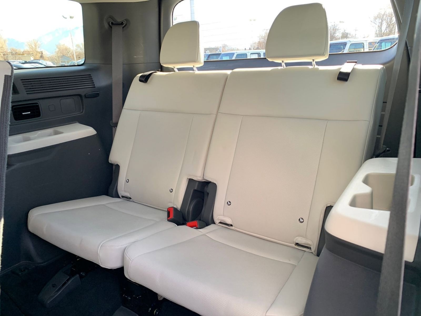 Thumbnail: 2025 Hyundai Santa Fe - 31