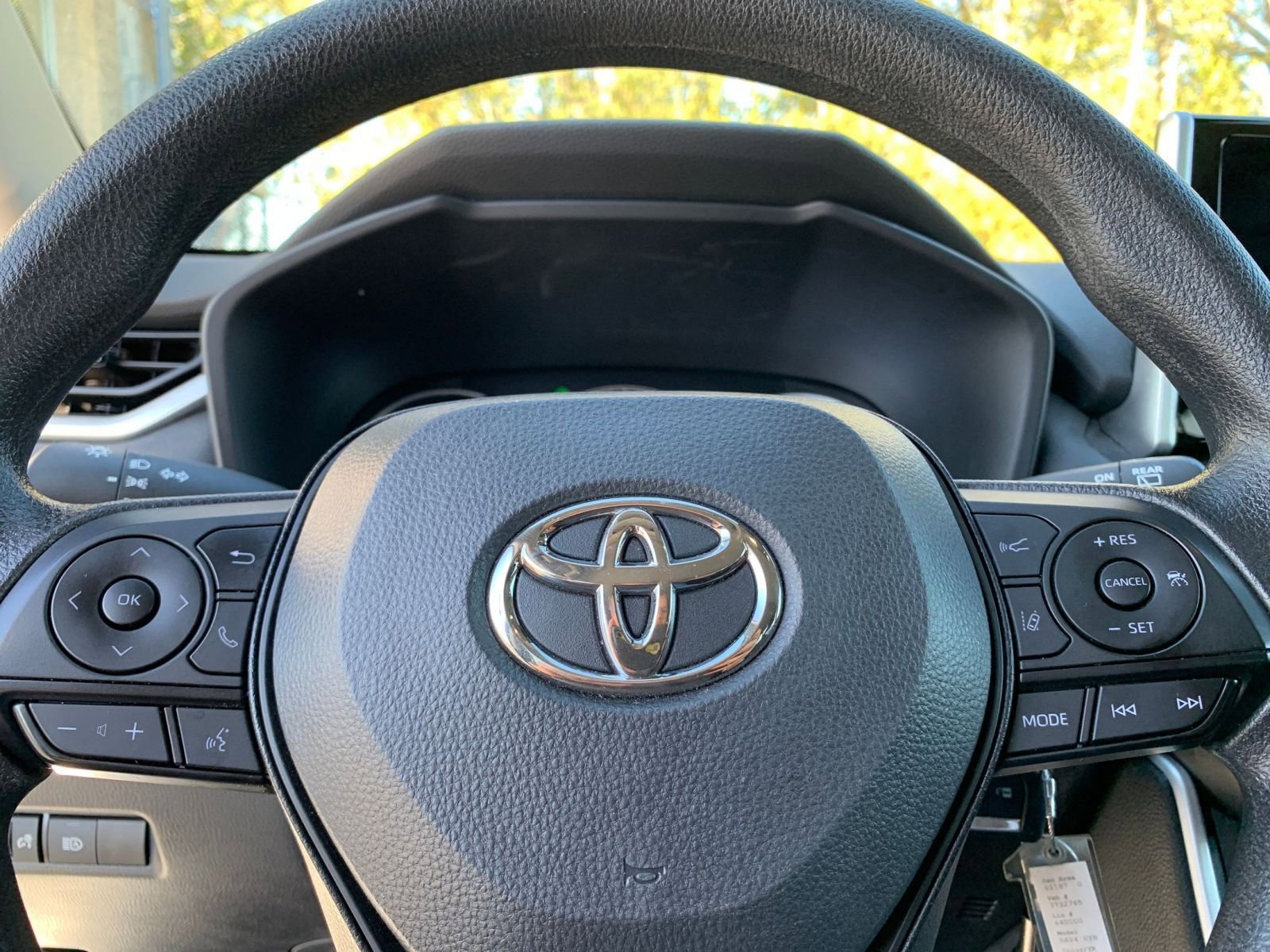 Thumbnail: 2025 Toyota RAV4 - 27