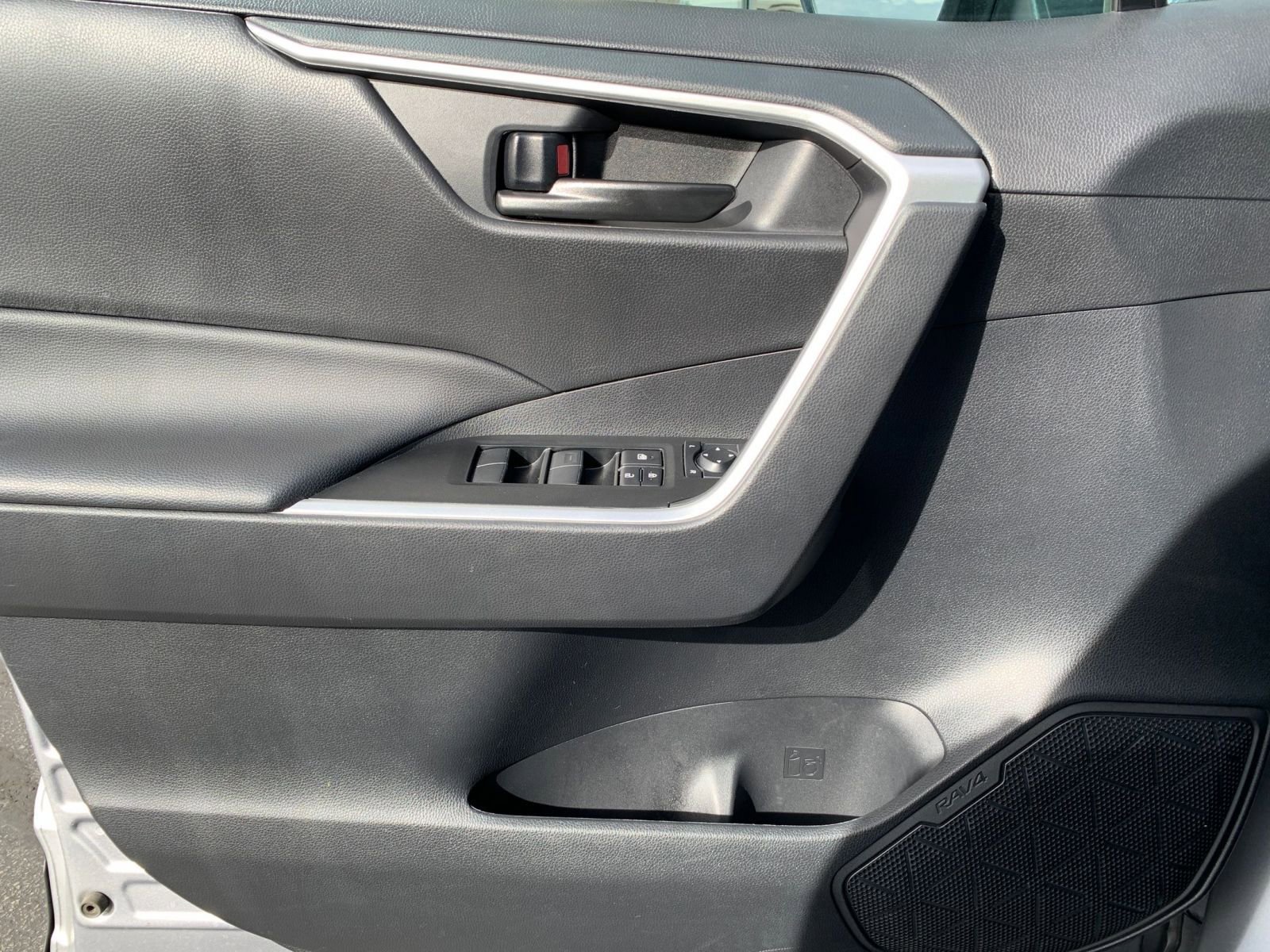 Thumbnail: 2025 Toyota RAV4 - 20